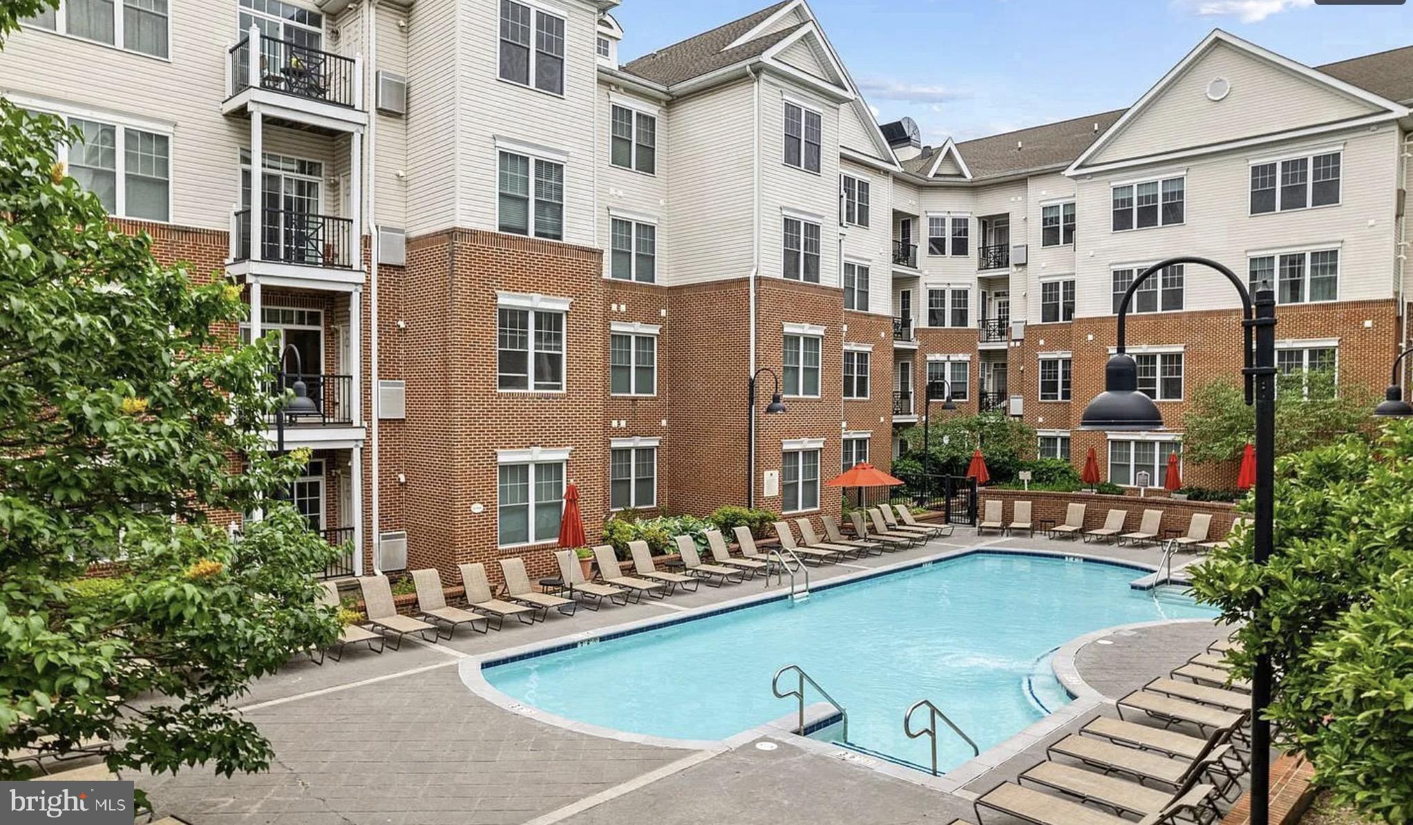 THE GRANDE AT RIVERVIEW - Residential