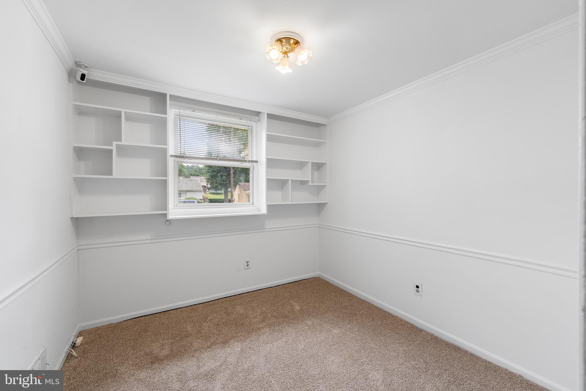 GLENARDEN WOODS - Residential