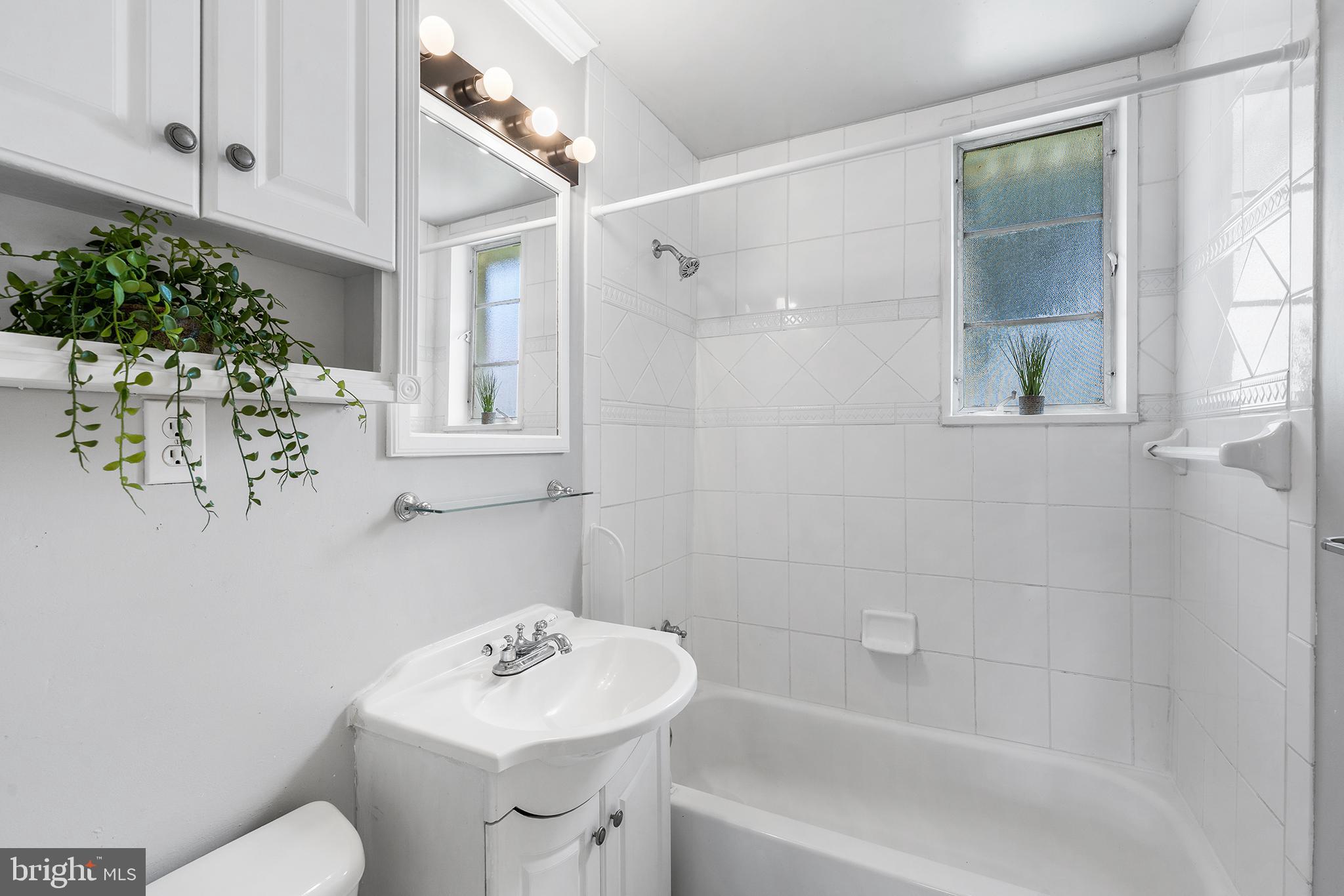 GLENARDEN WOODS - Residential