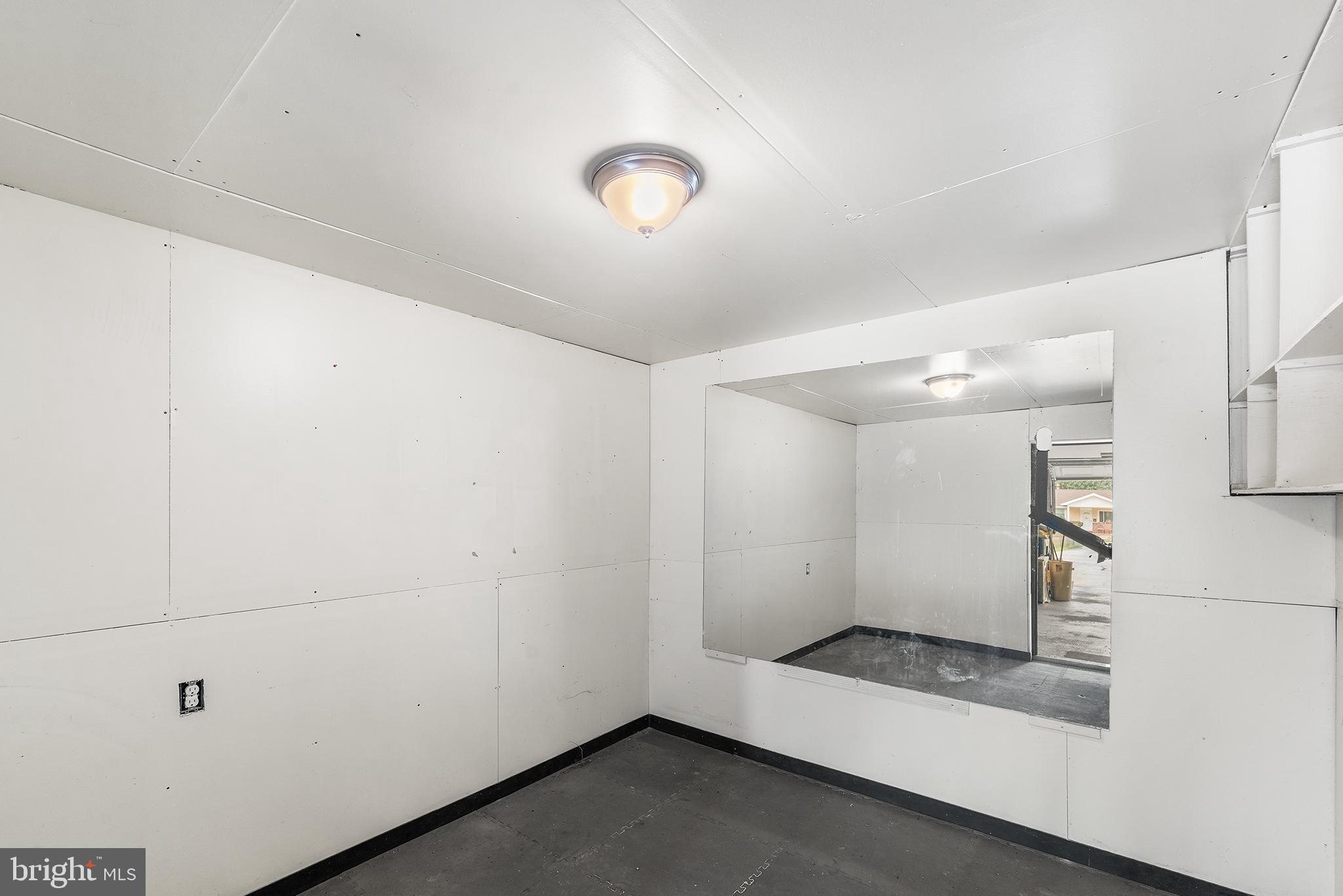 GLENARDEN WOODS - Residential