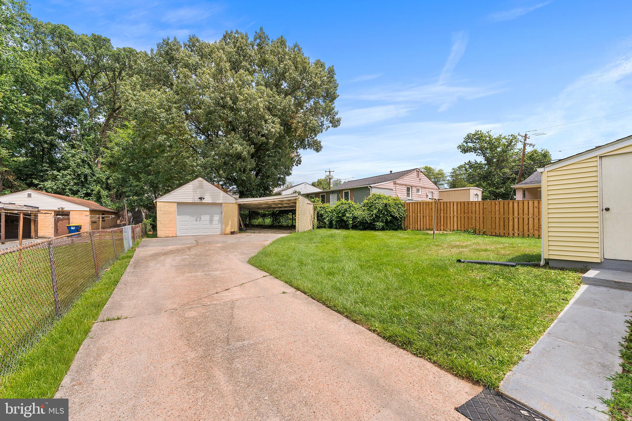 GLENARDEN WOODS - Residential