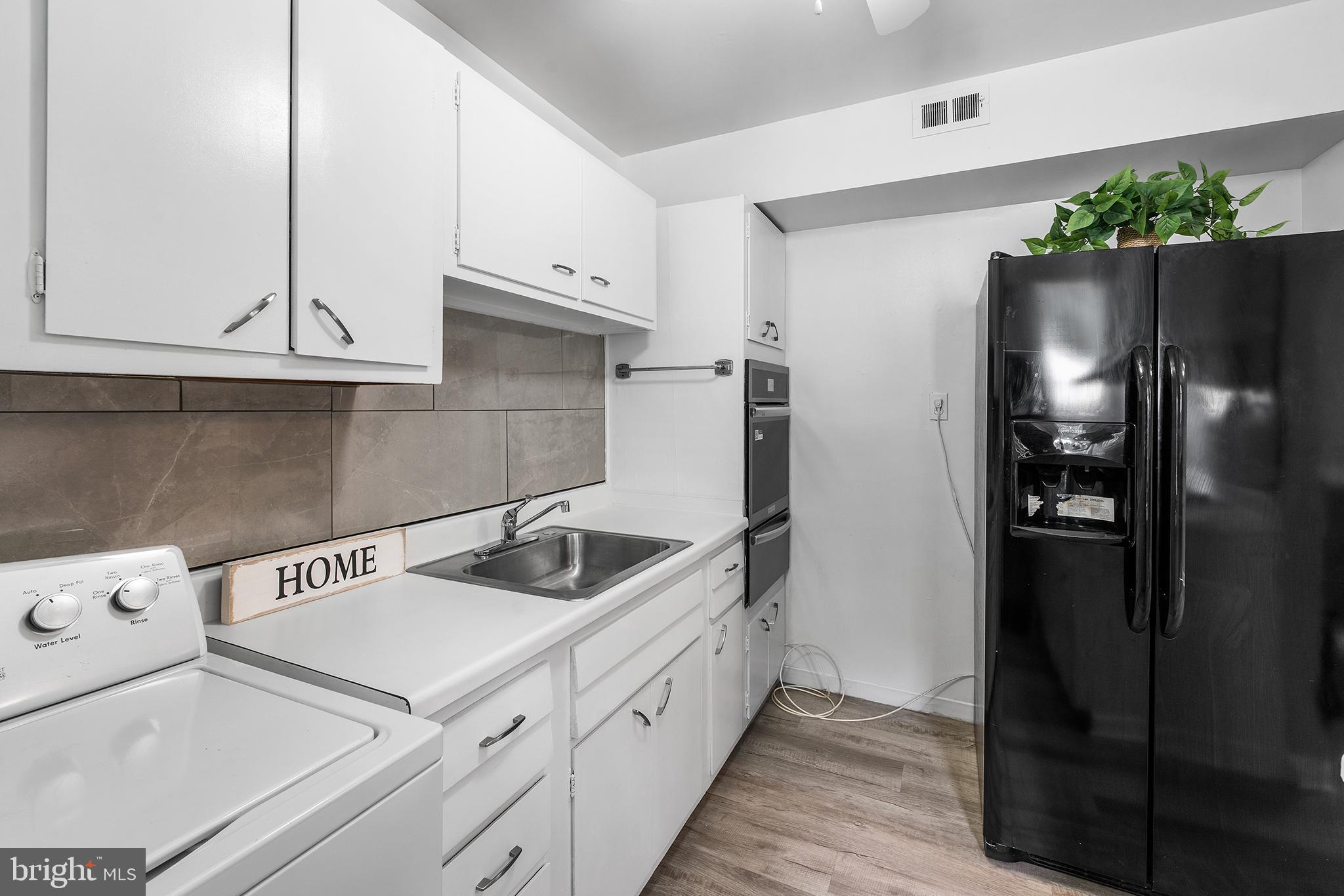 GLENARDEN WOODS - Residential