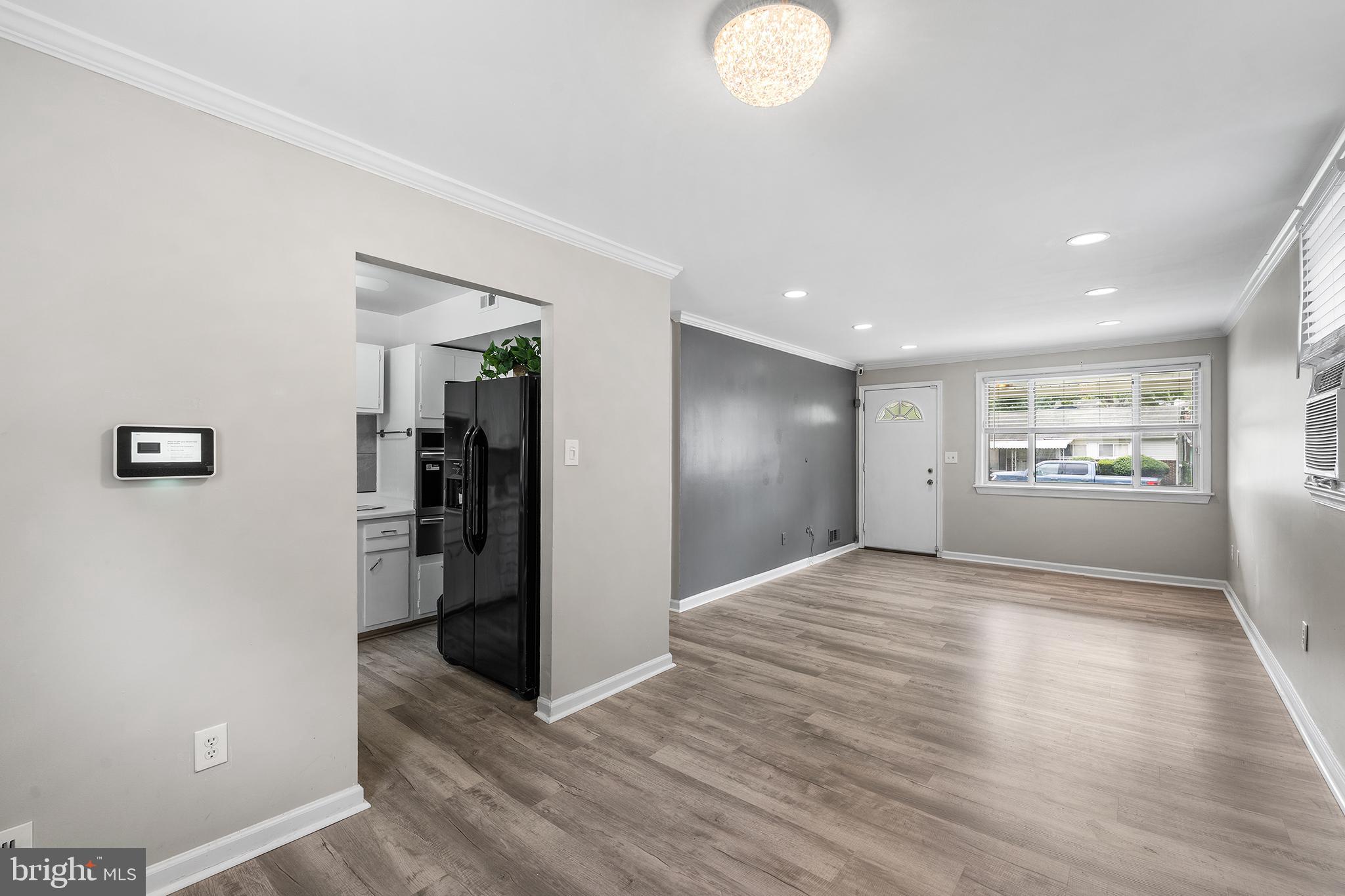 GLENARDEN WOODS - Residential