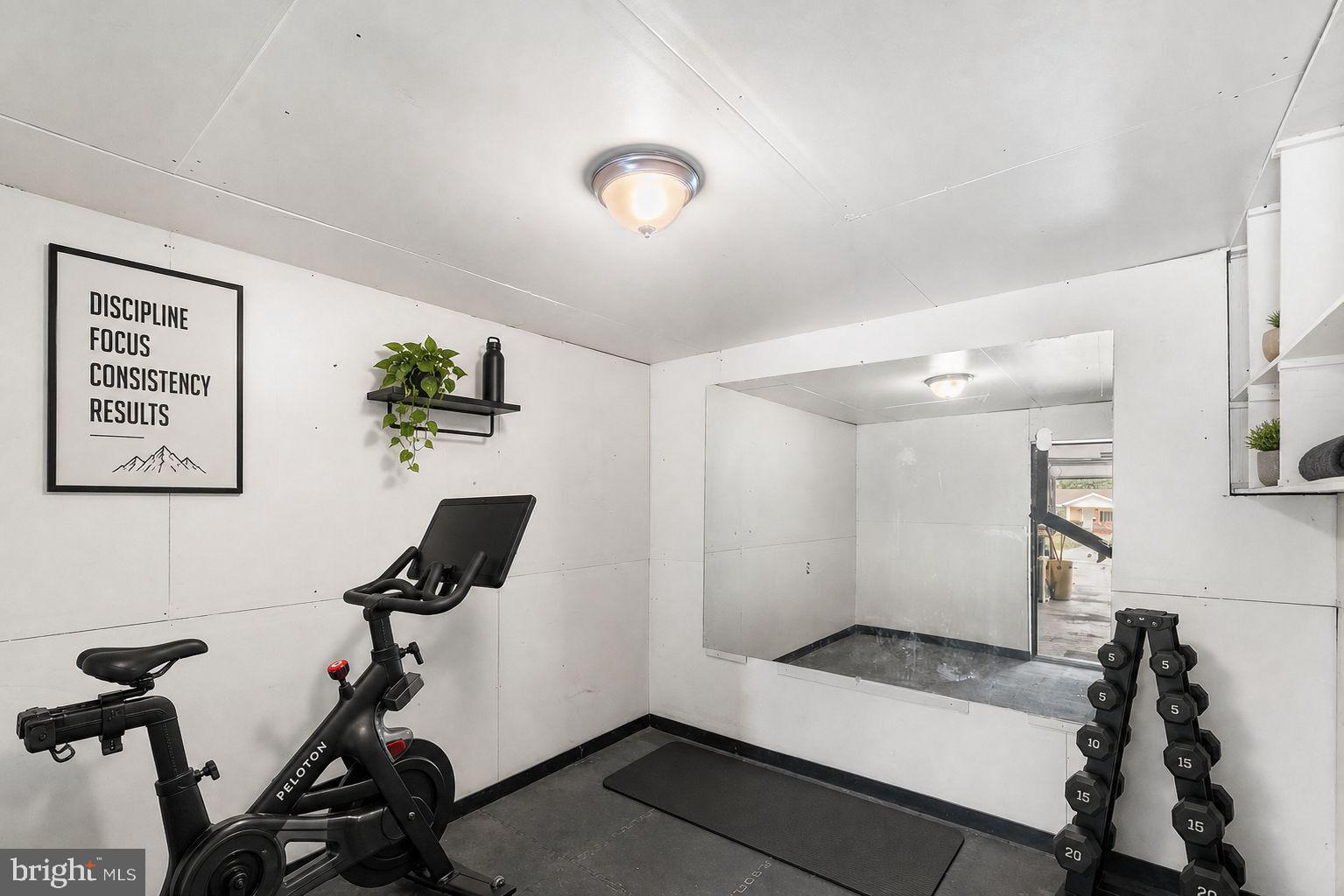 GLENARDEN WOODS - Residential