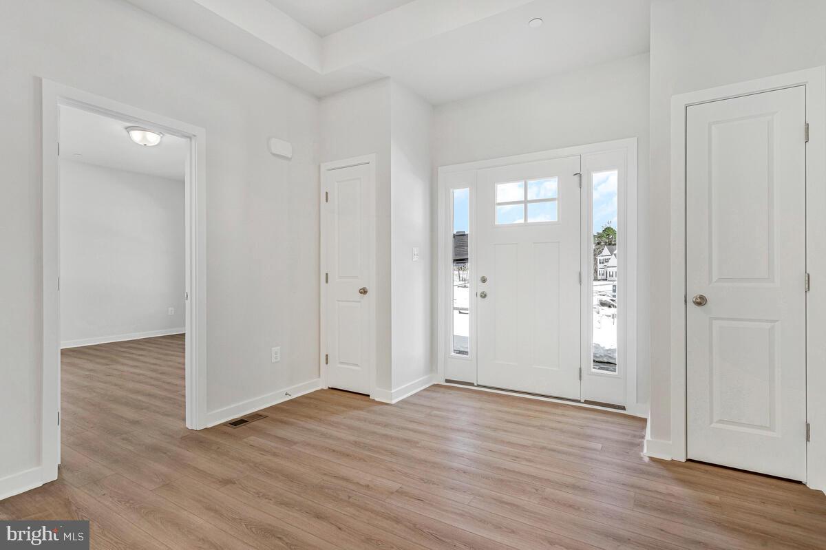QUEEN ANNE COLONY - Residential