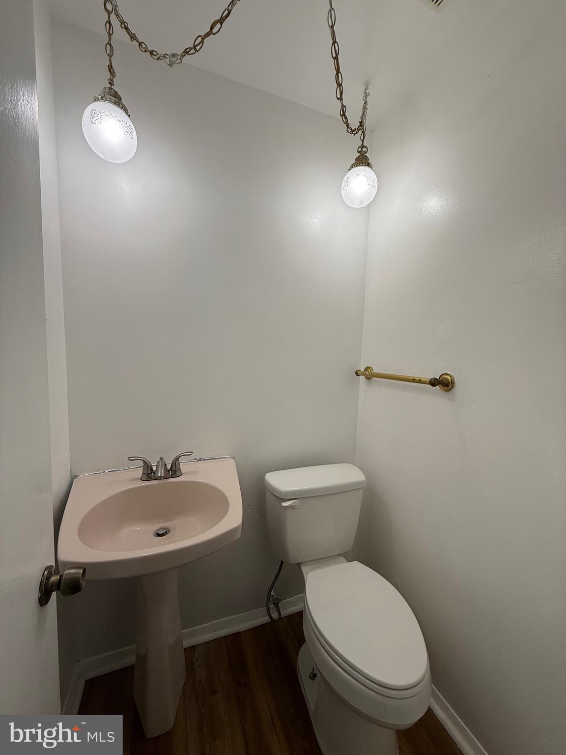 SCHROM HILLS - Residential Lease