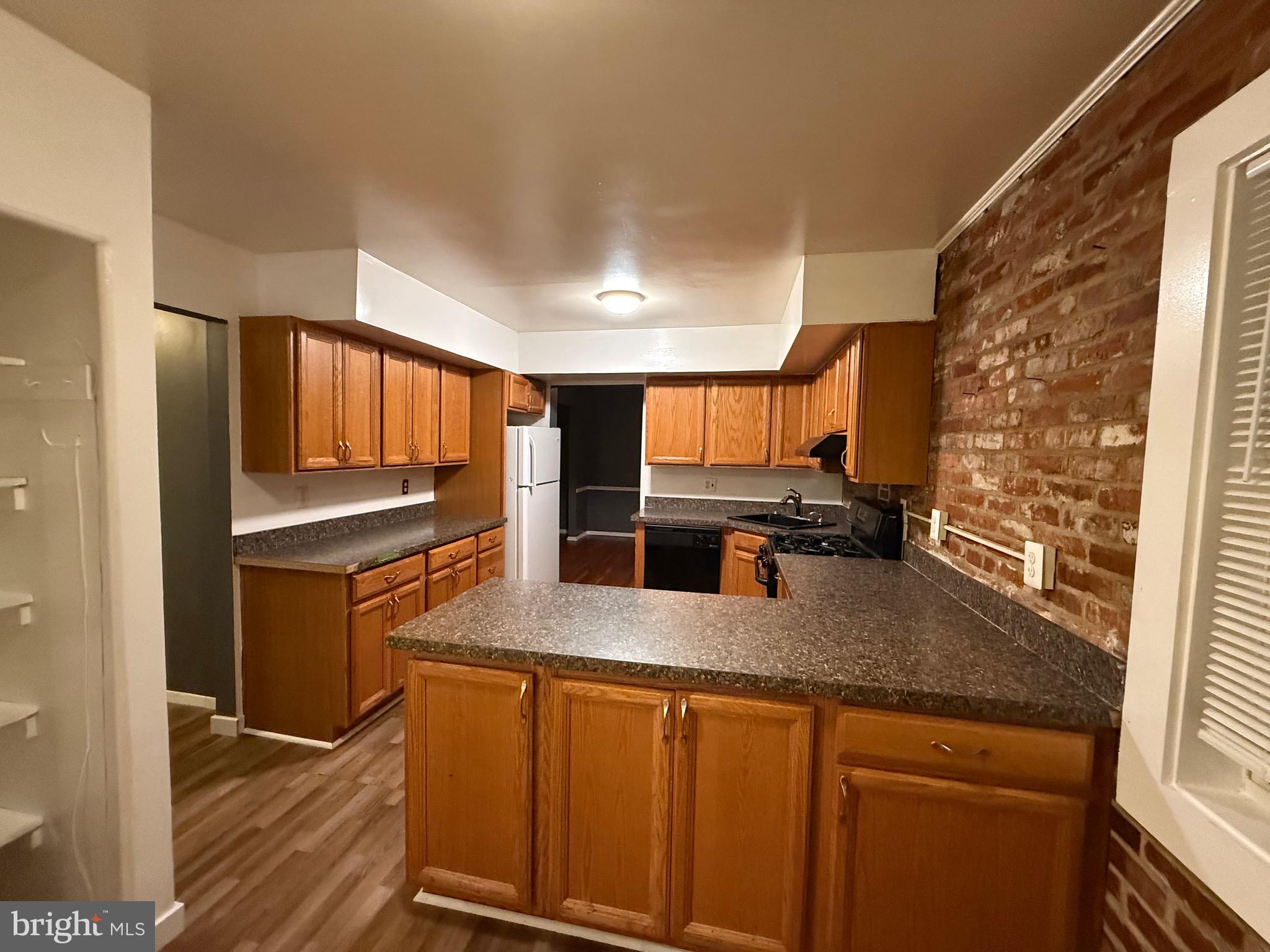 SCHROM HILLS - Residential Lease
