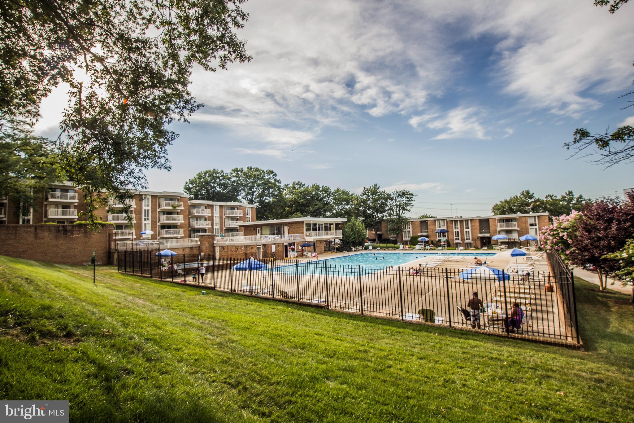 HUNTINGTON CLUB - Residential
