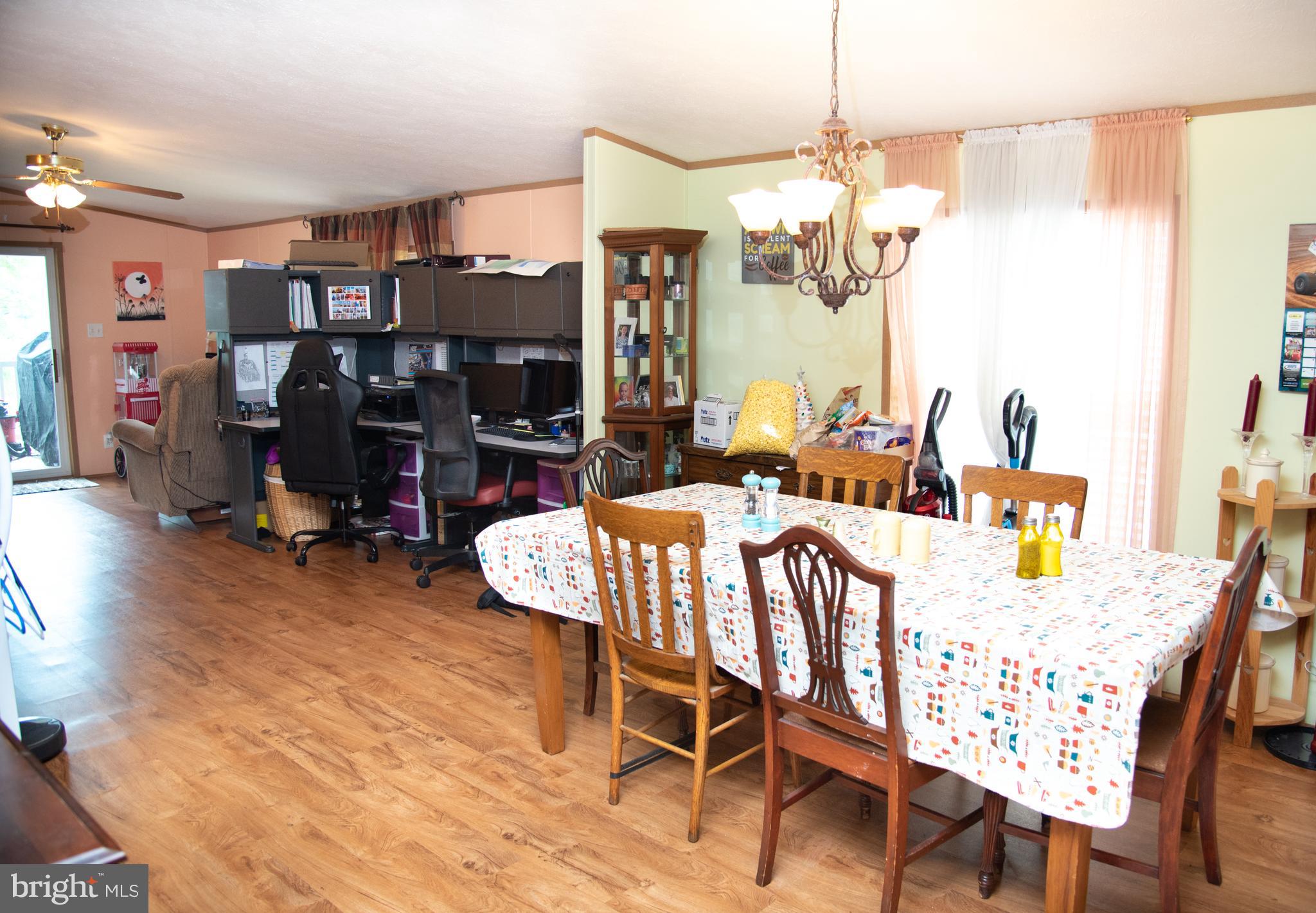 EAGLE VIEW MOBILE HOME PK - Residential