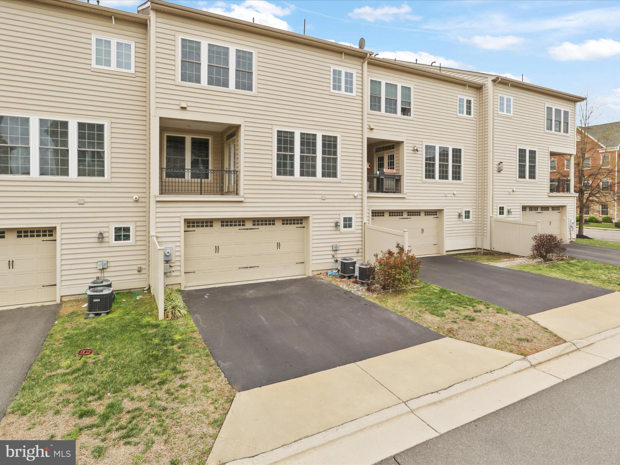 AVONLEA - Residential Lease