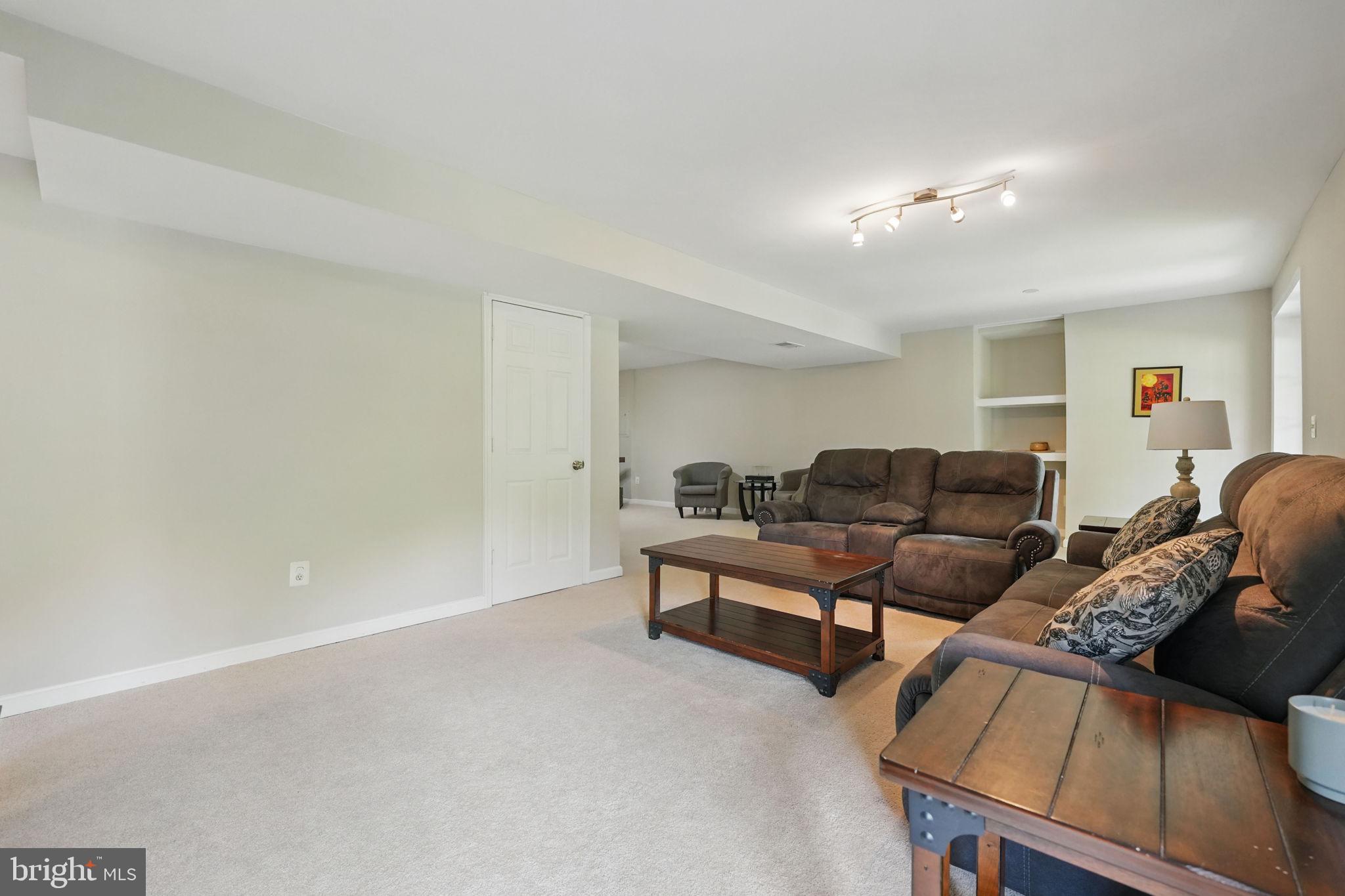 NEWPORT ESTATES - Residential