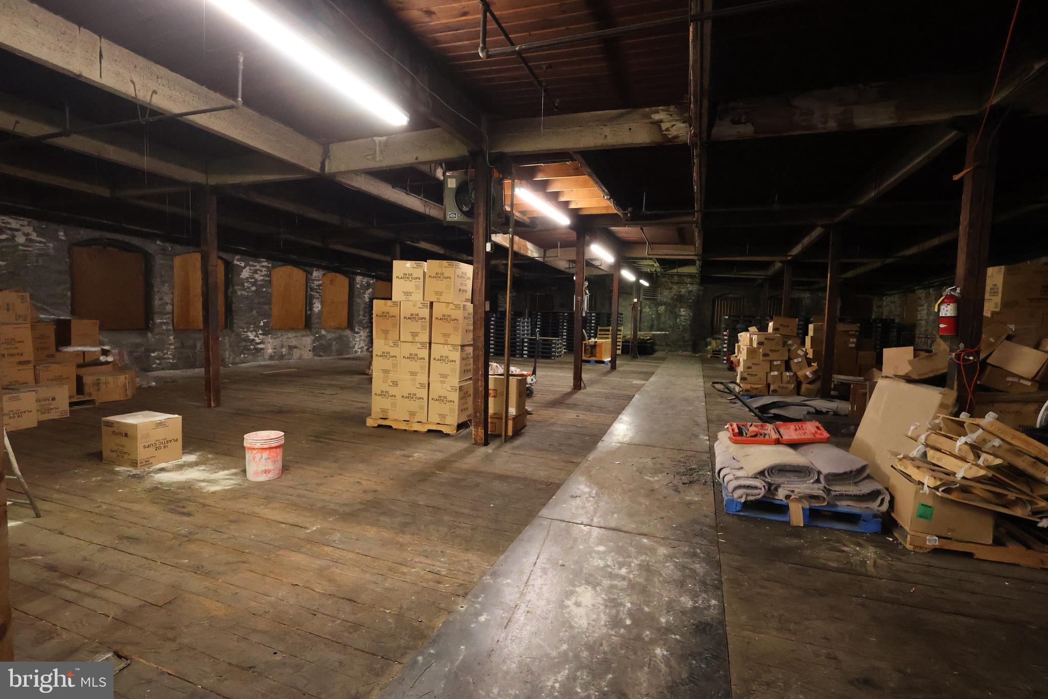WYNNEFIELD - Commercial Sale