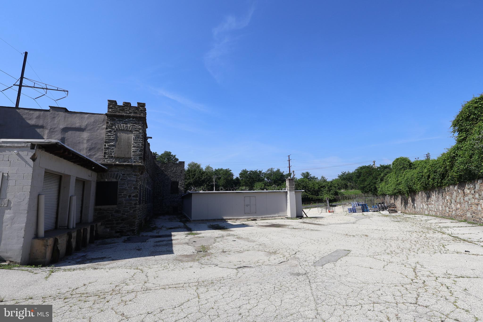 WYNNEFIELD - Commercial Sale