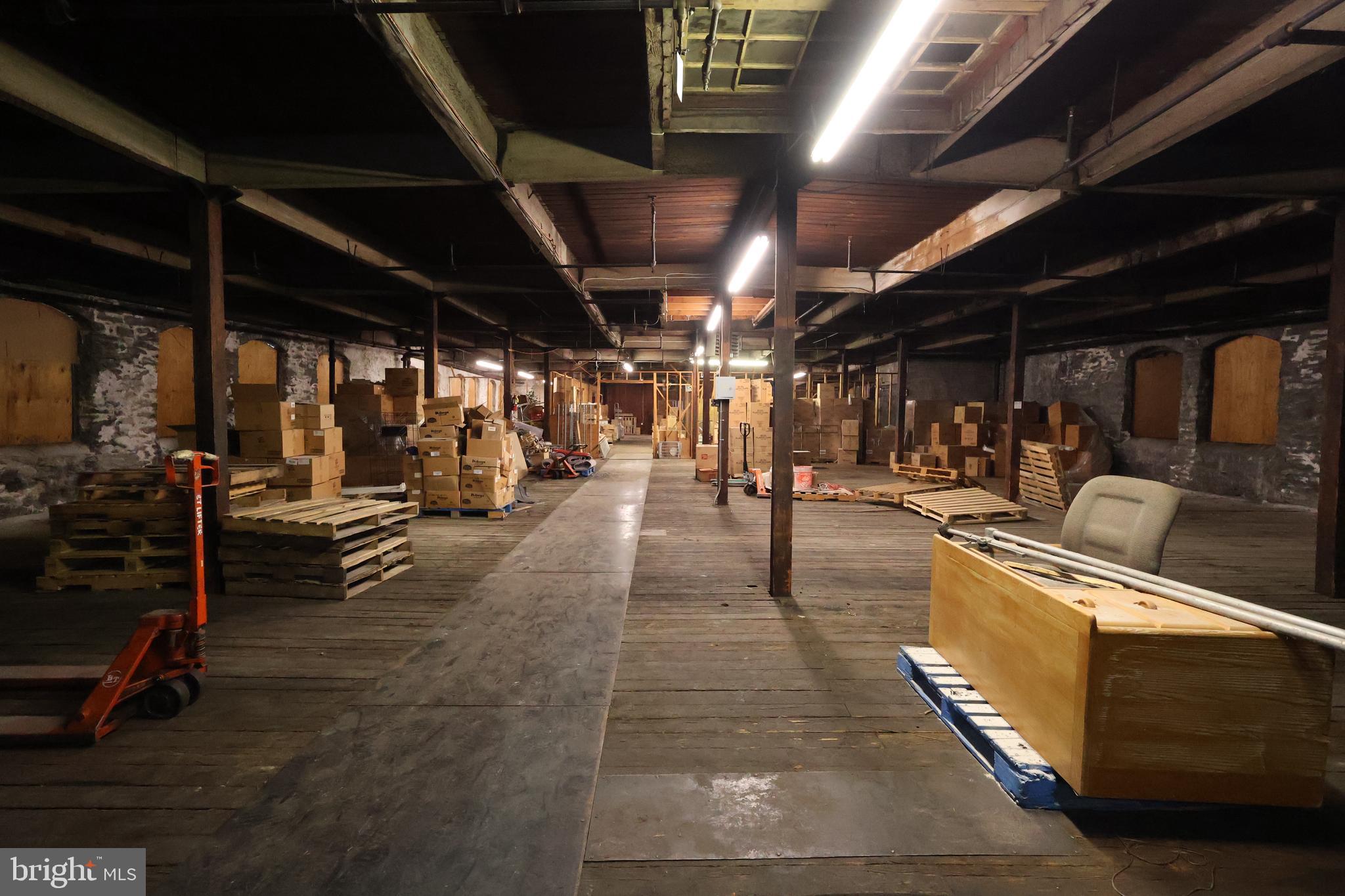 WYNNEFIELD - Commercial Sale