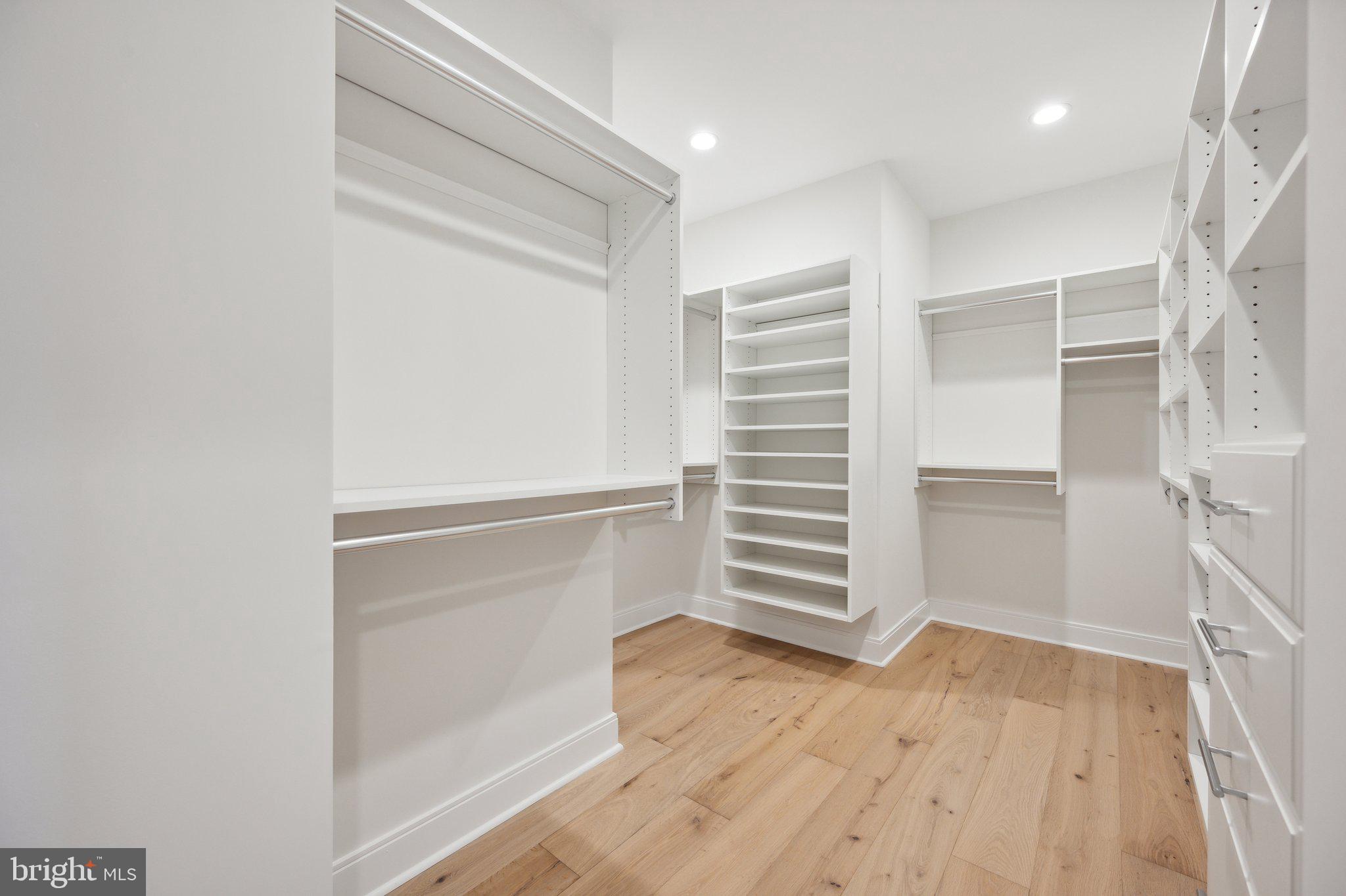 KENWOOD PARK - Residential