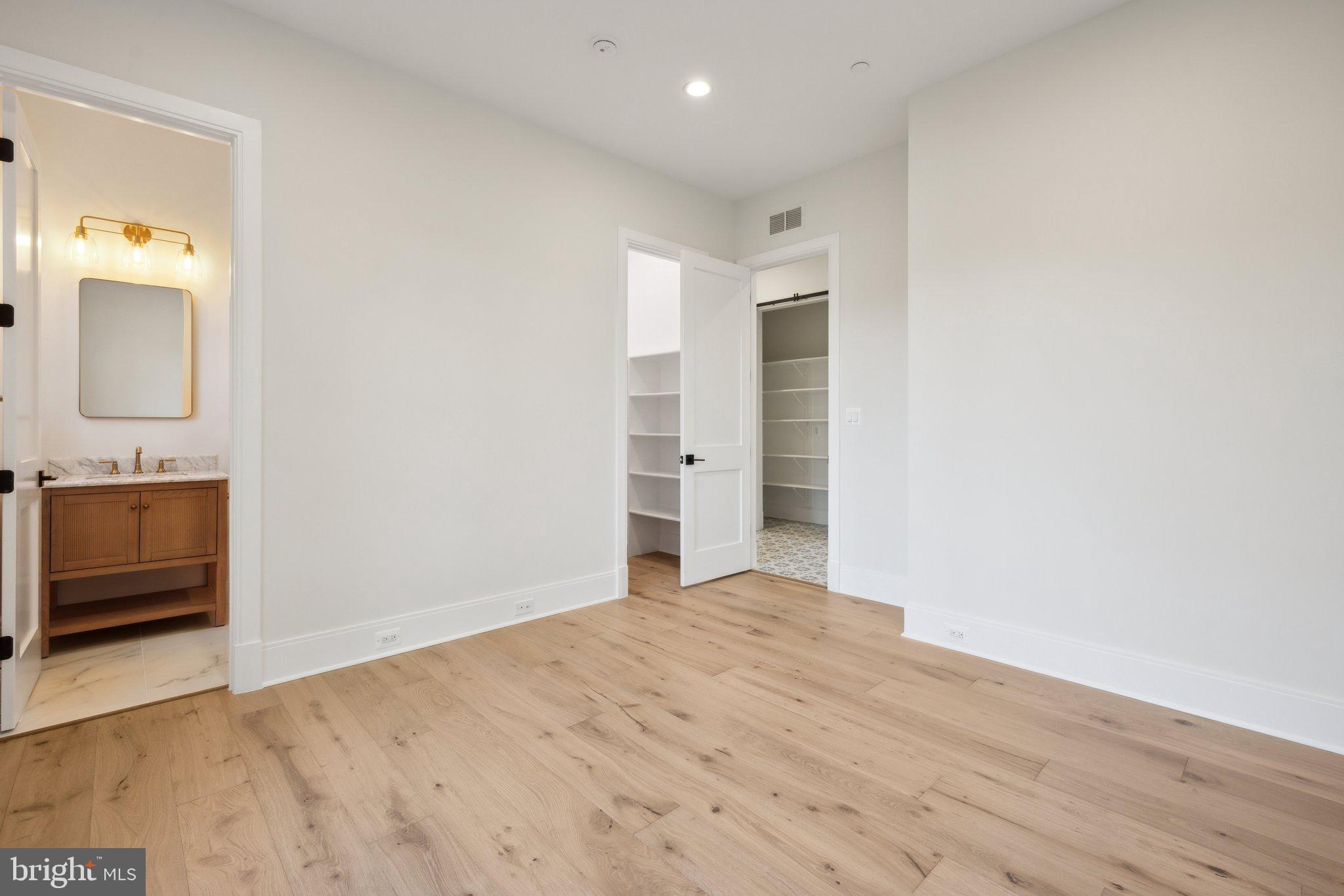 KENWOOD PARK - Residential