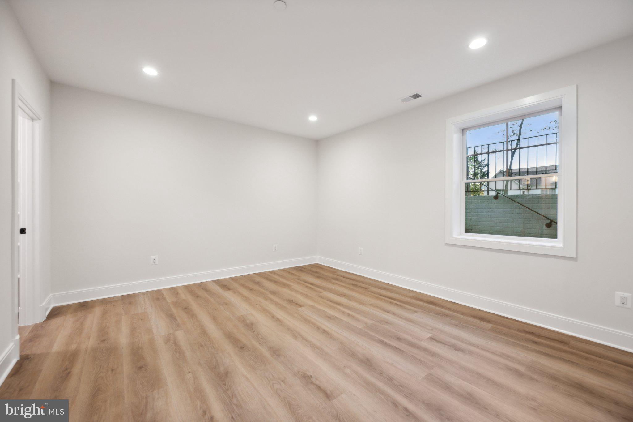 KENWOOD PARK - Residential