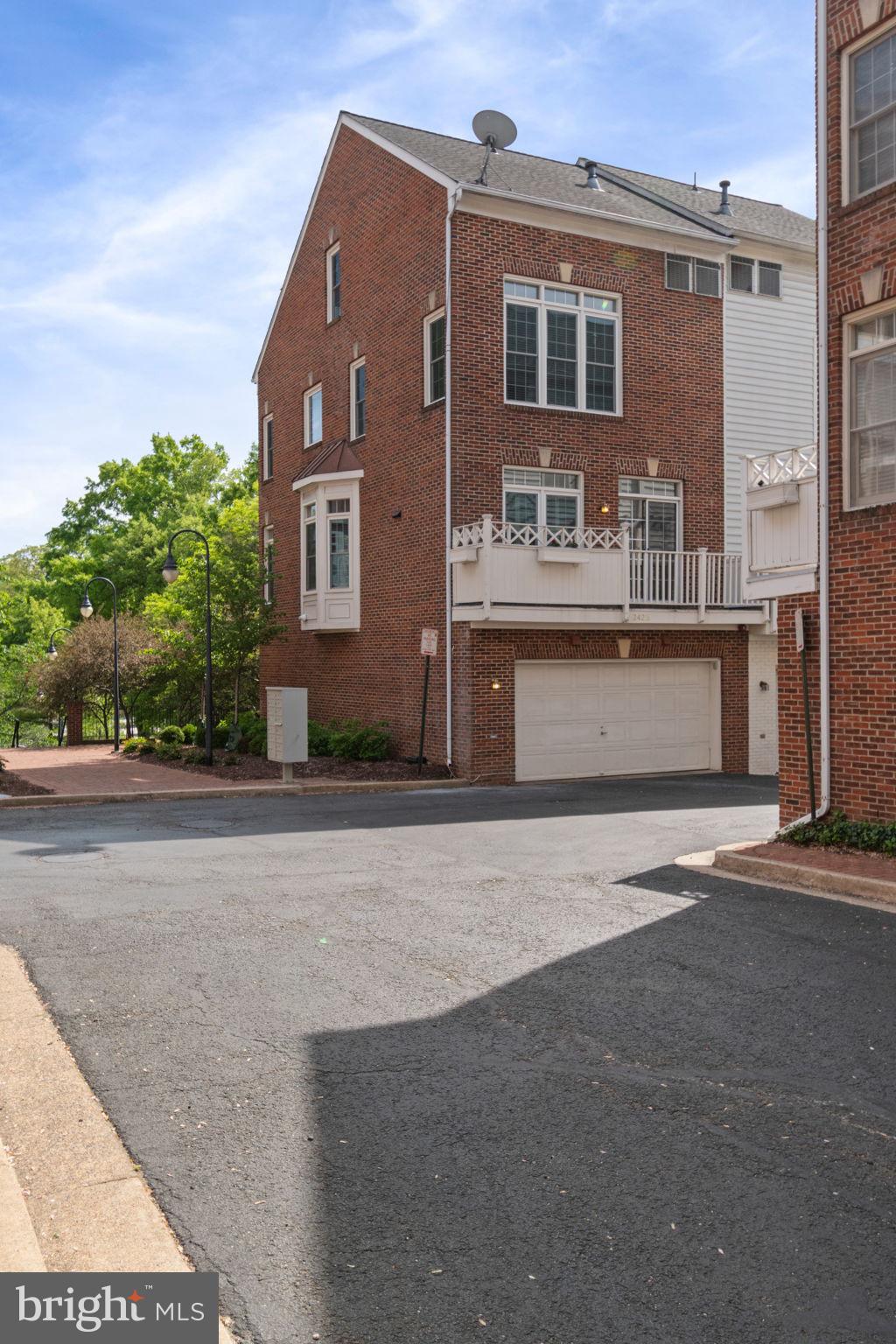 COURTHOUSE HILL - Residential