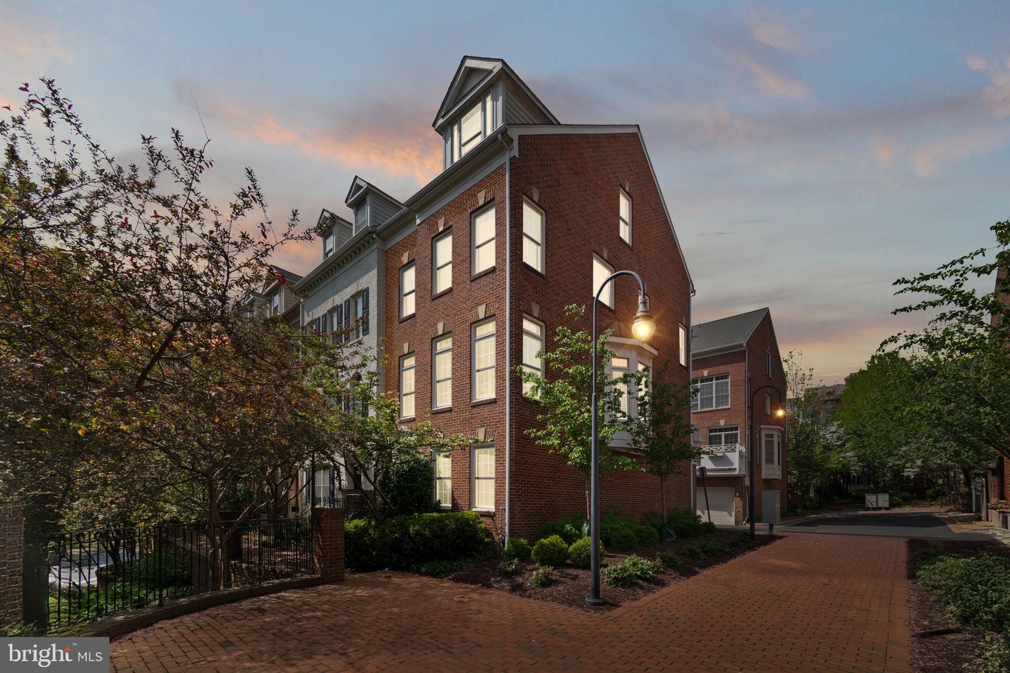 COURTHOUSE HILL - Residential