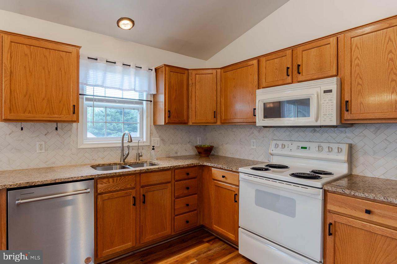 WALKER MEADOWS - Residential