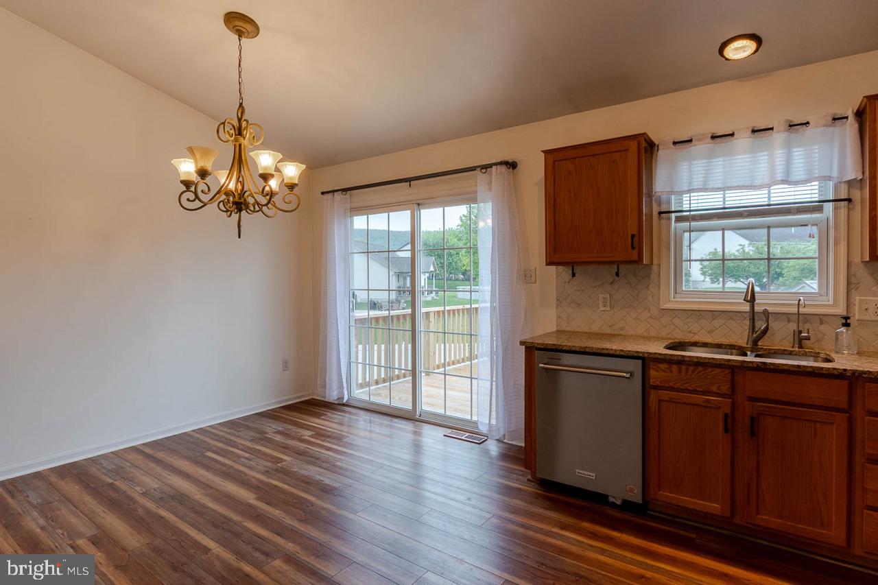 WALKER MEADOWS - Residential
