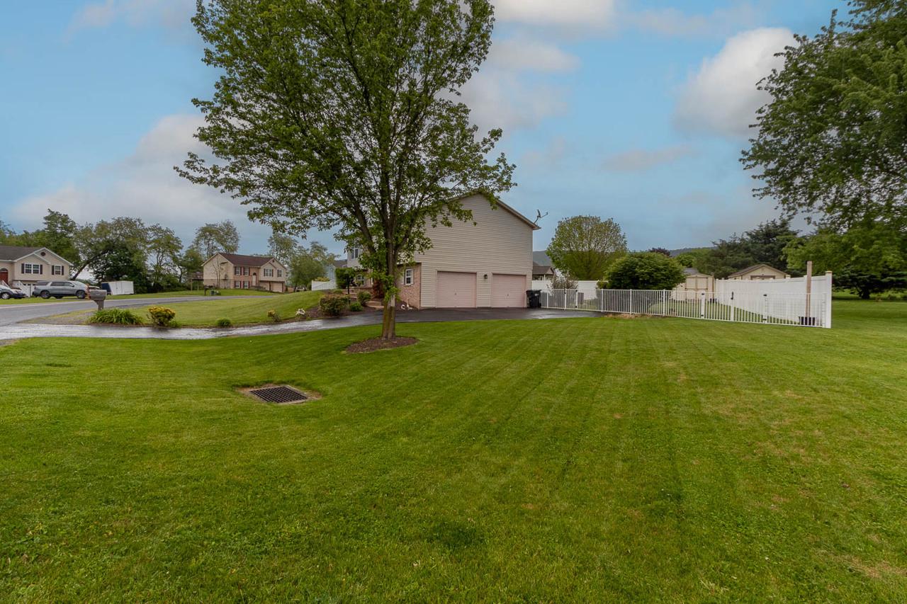 WALKER MEADOWS - Residential