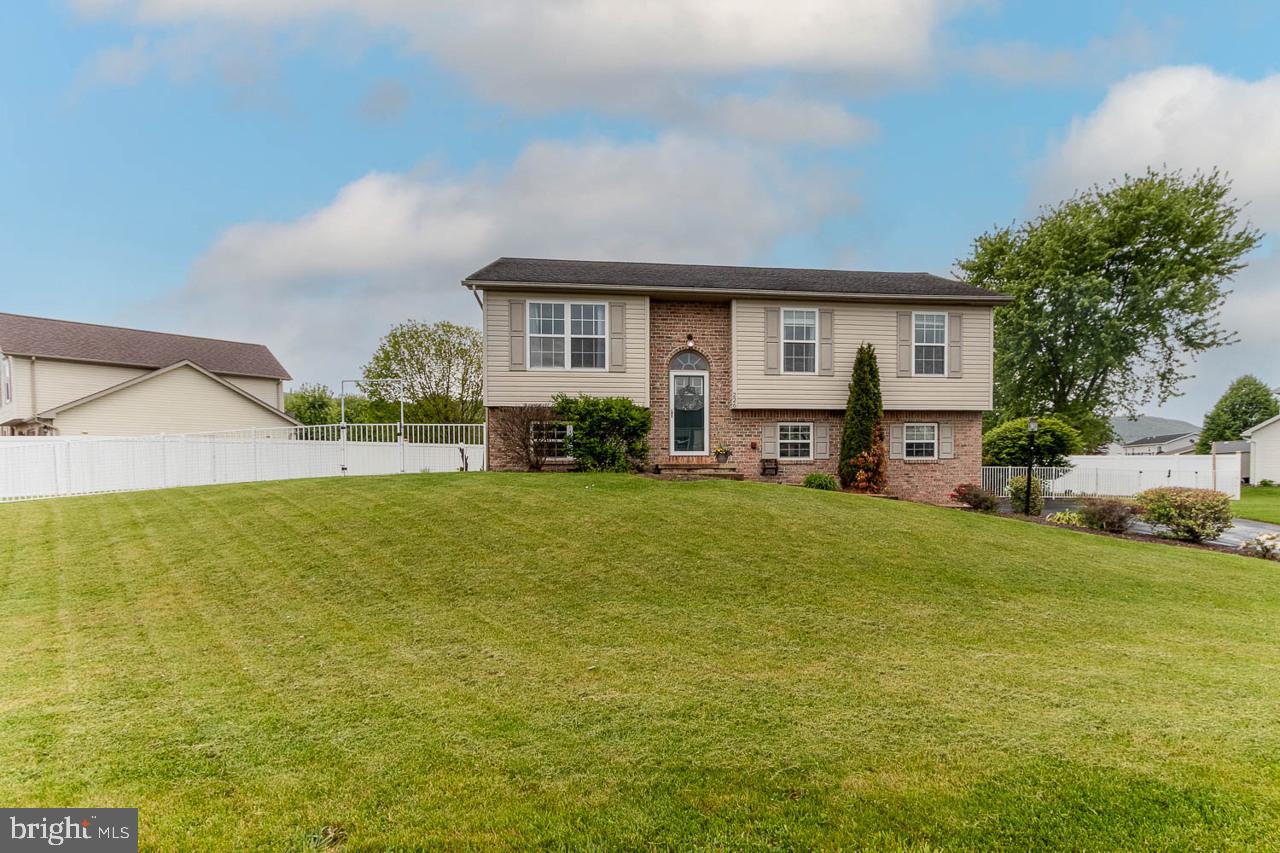 WALKER MEADOWS - Residential