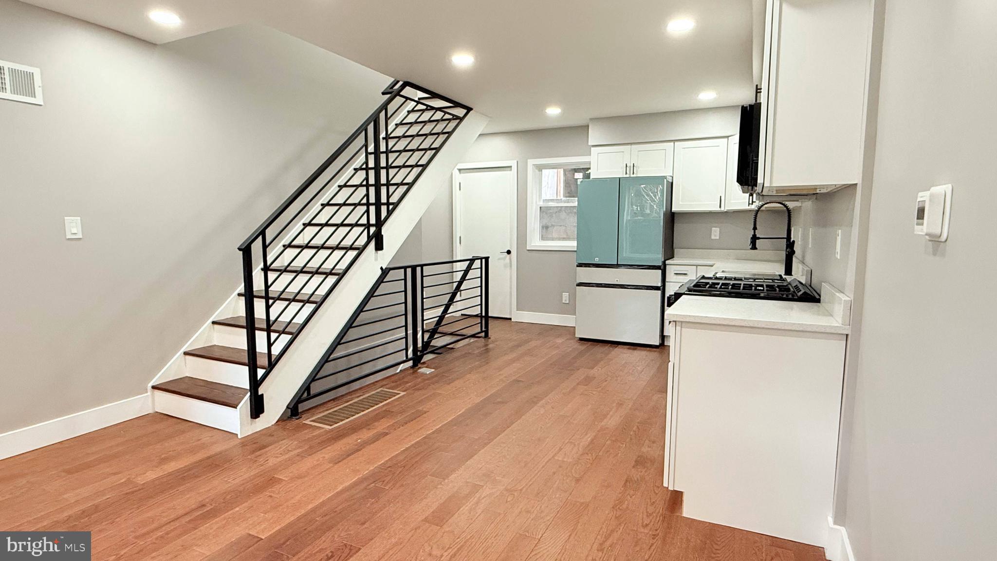 ITALIAN MARKET - Residential