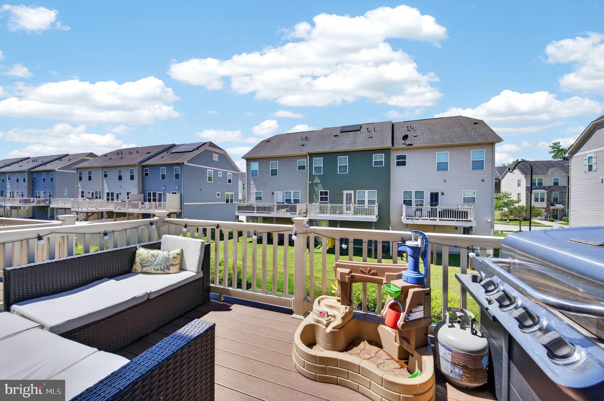 CREEKSIDE VILLAGE AT TANYARD SPRINGS - Residential