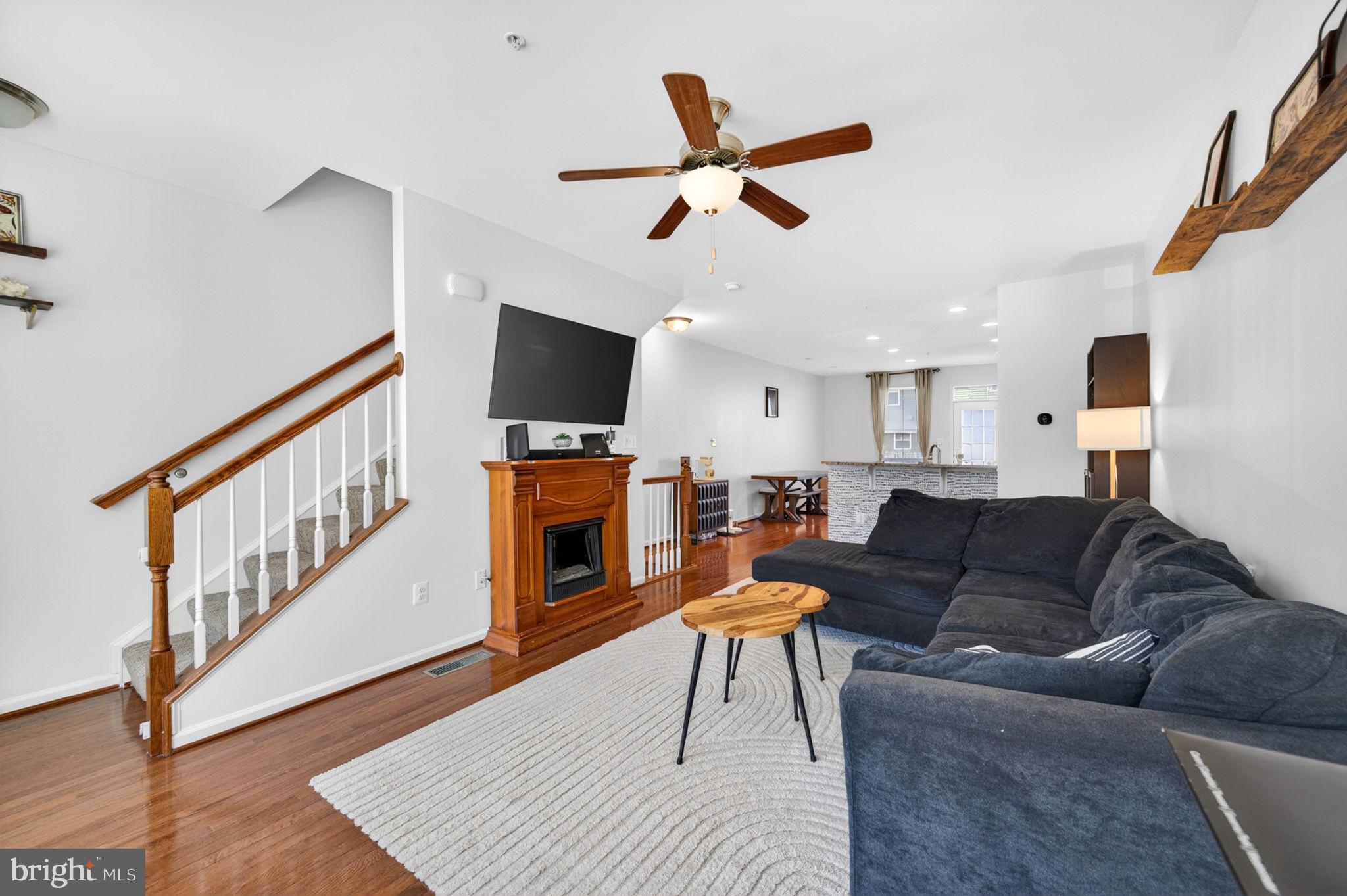 CREEKSIDE VILLAGE AT TANYARD SPRINGS - Residential