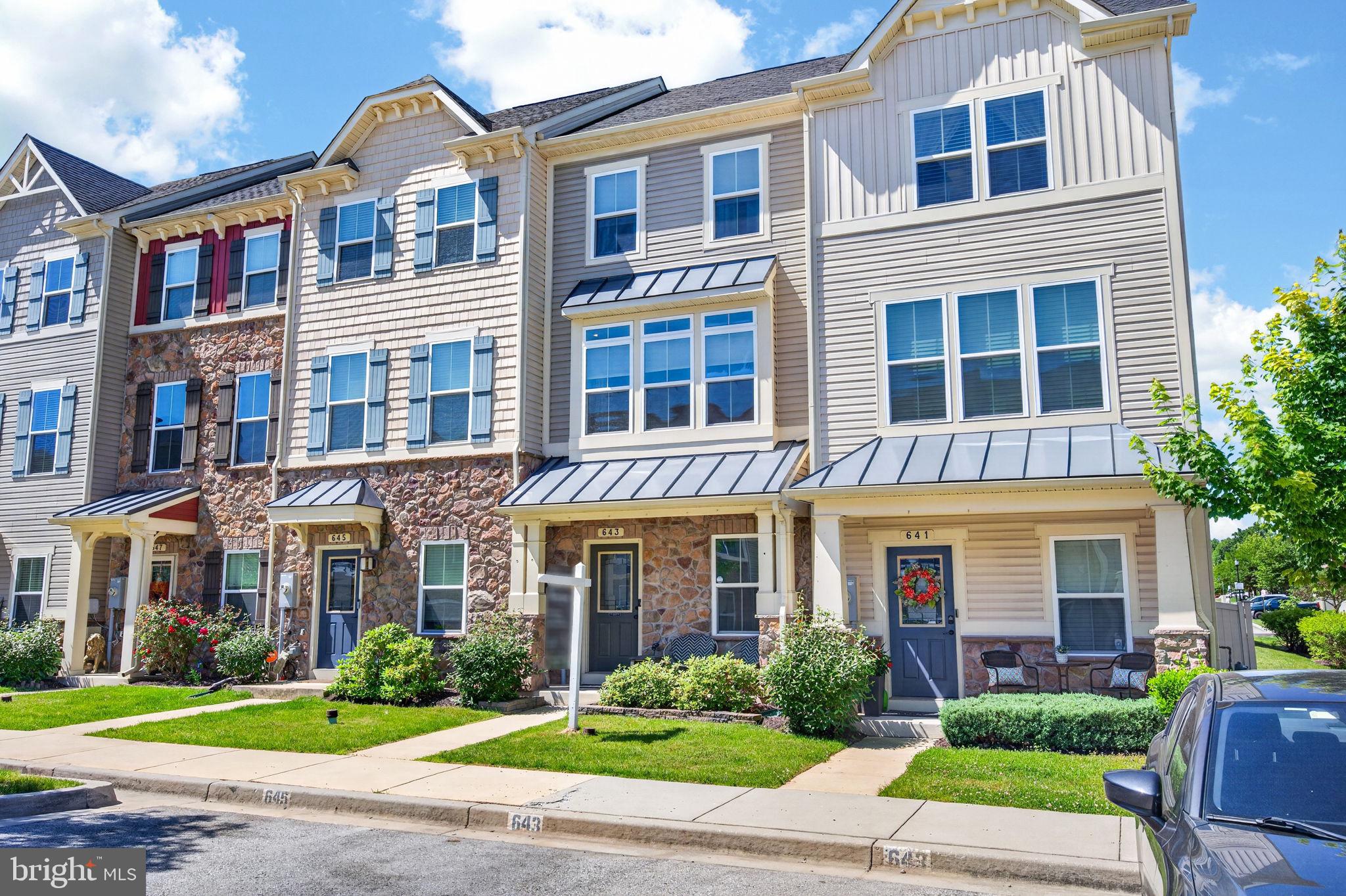 CREEKSIDE VILLAGE AT TANYARD SPRINGS - Residential