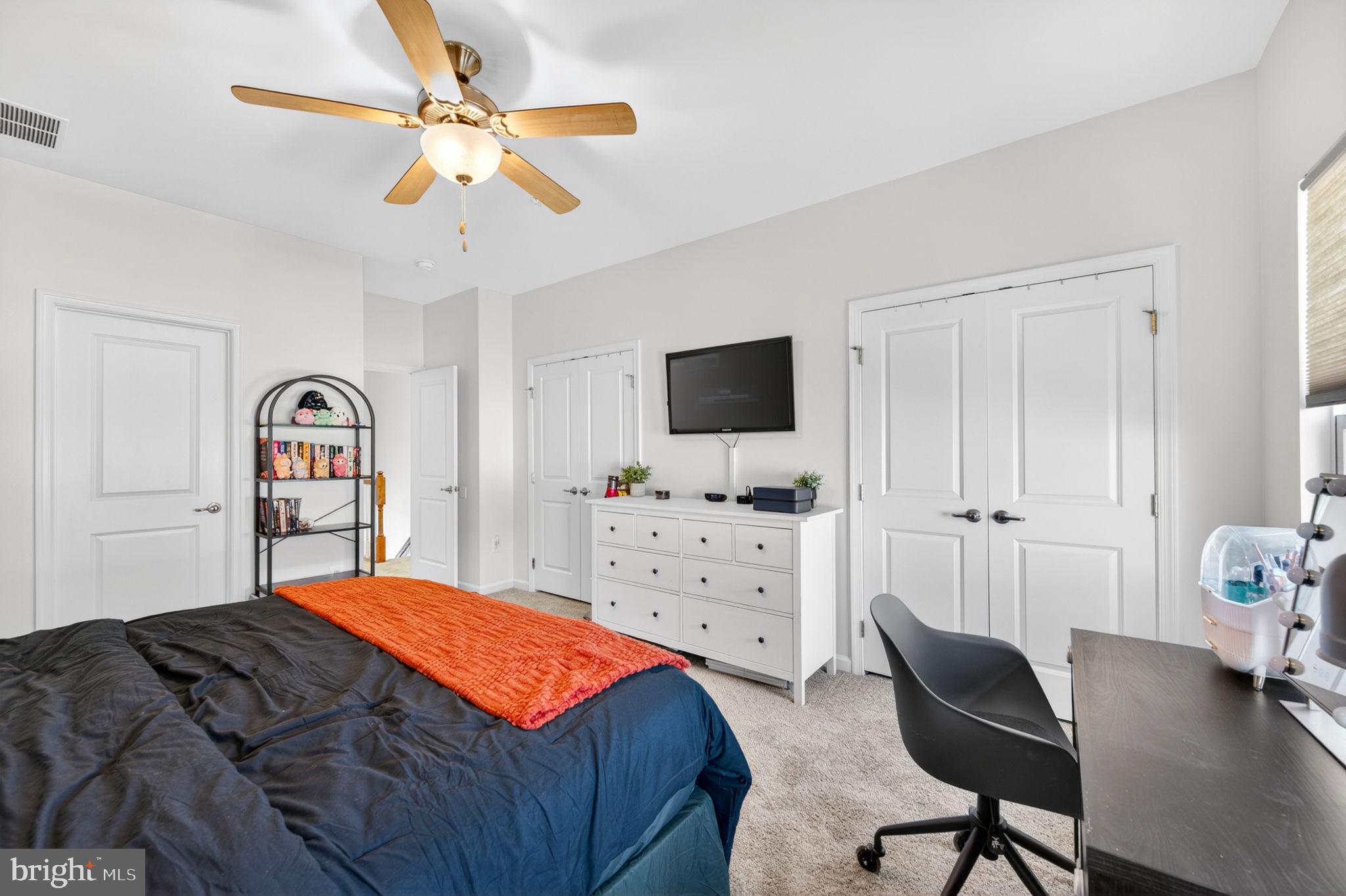 CREEKSIDE VILLAGE AT TANYARD SPRINGS - Residential