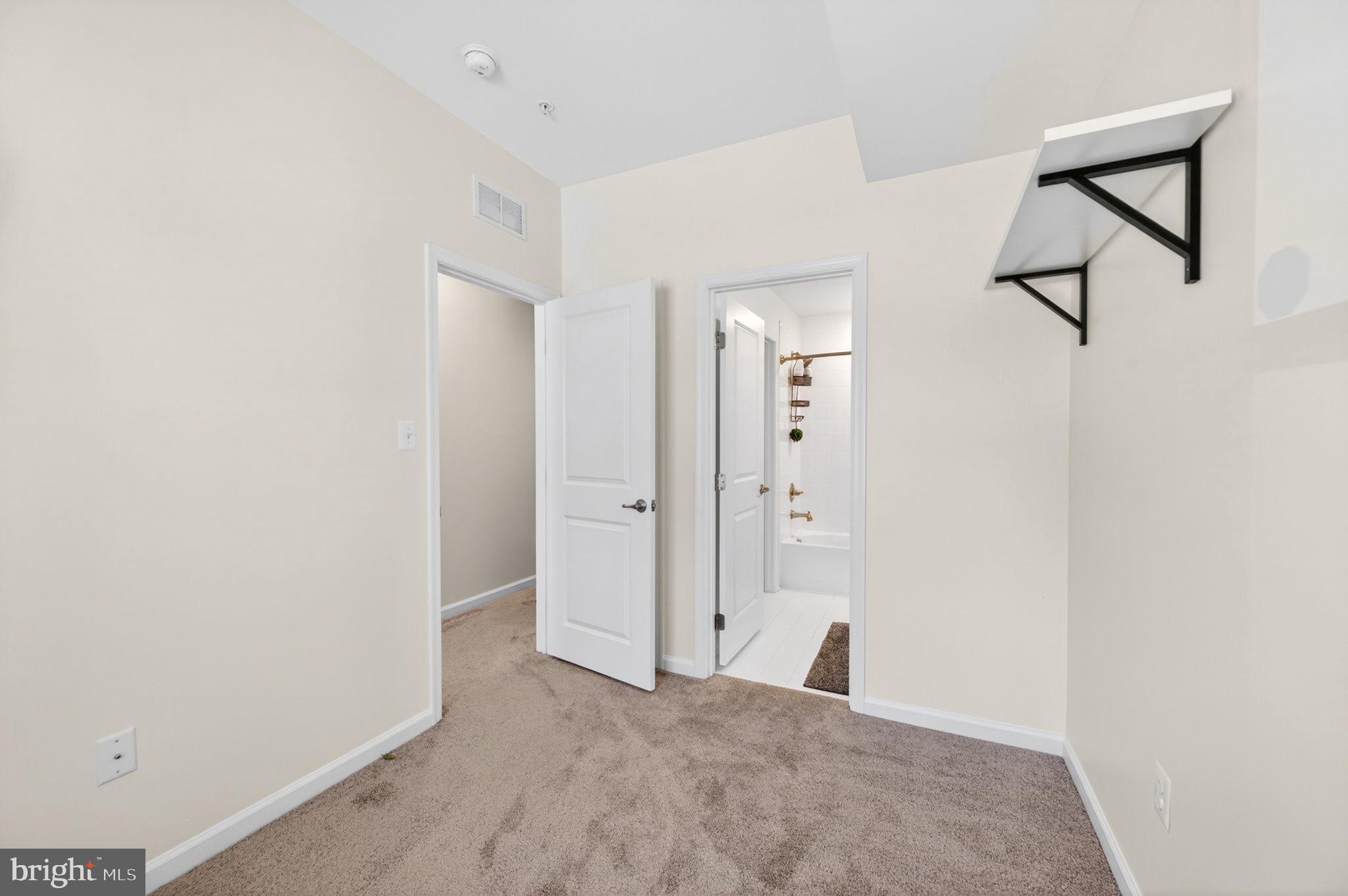 CREEKSIDE VILLAGE AT TANYARD SPRINGS - Residential