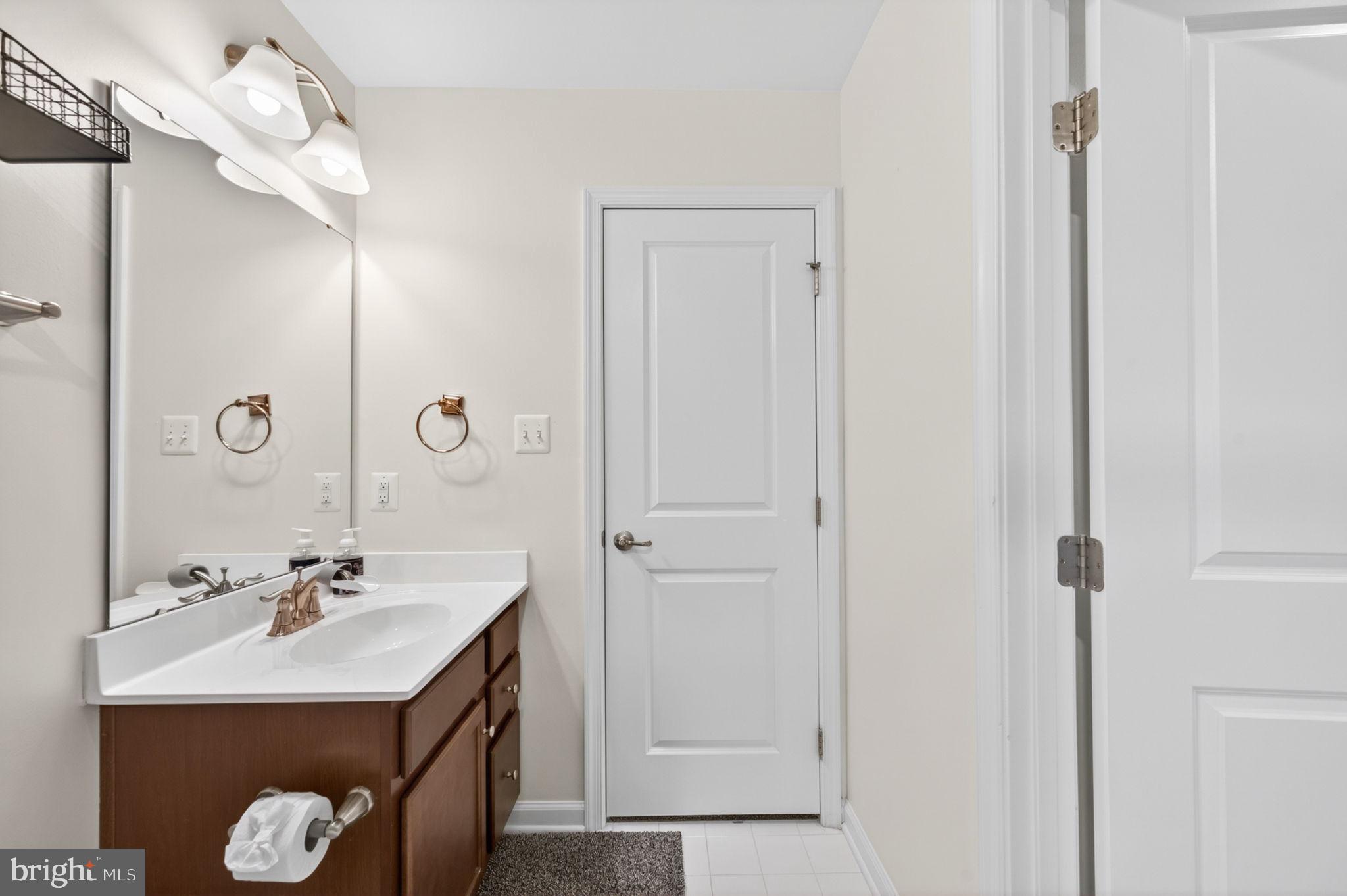 CREEKSIDE VILLAGE AT TANYARD SPRINGS - Residential
