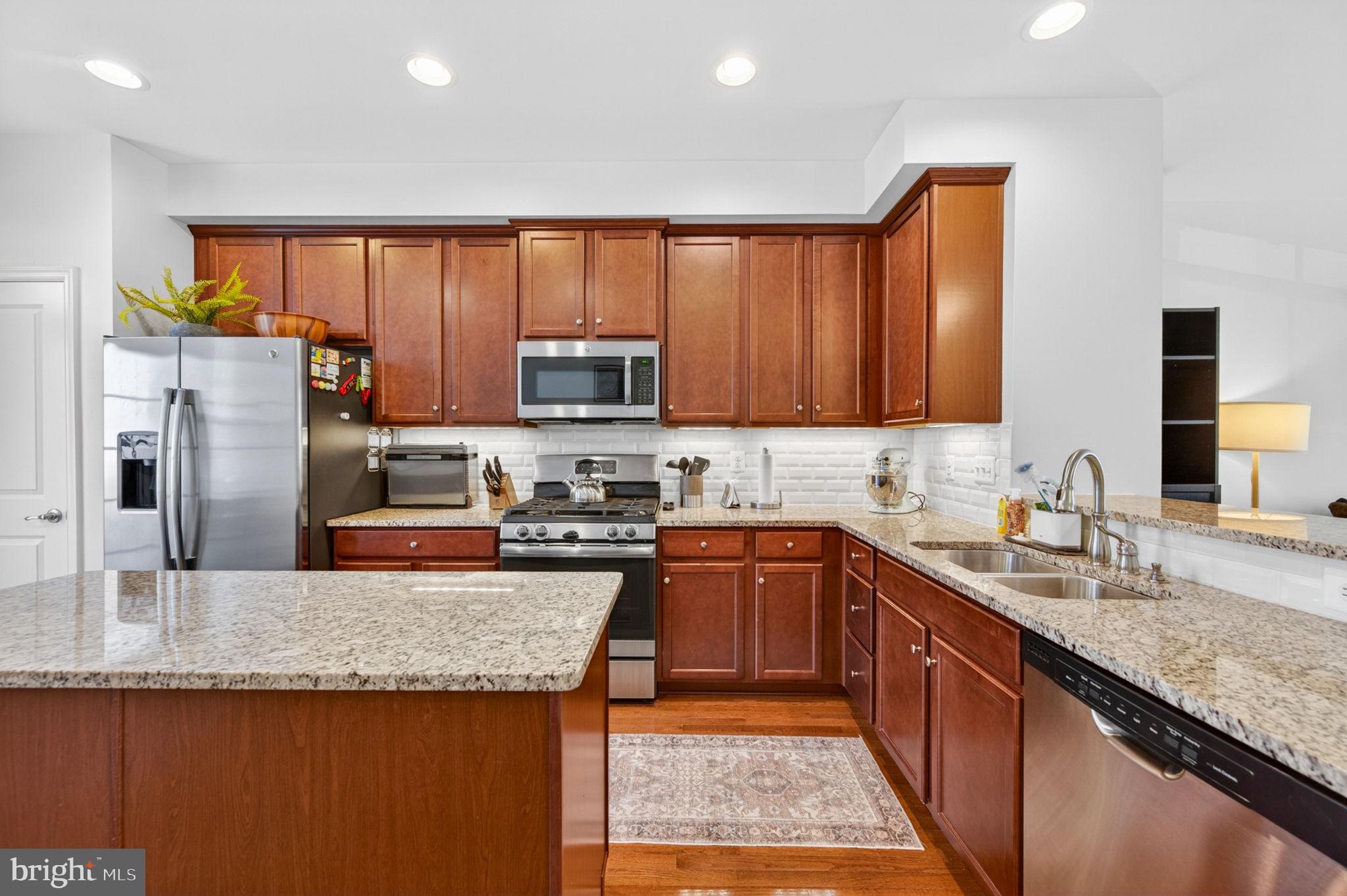 CREEKSIDE VILLAGE AT TANYARD SPRINGS - Residential