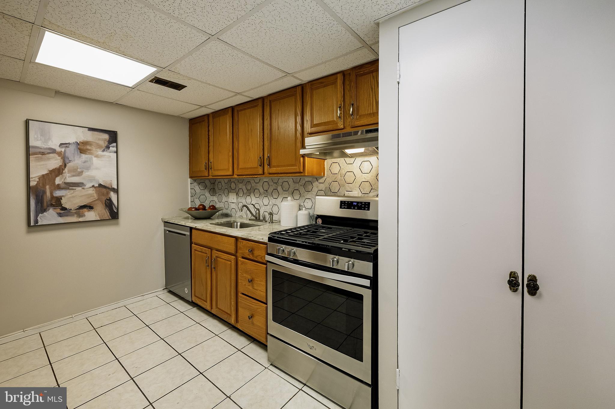 CHARLESTOWNE VILLAGE - Residential