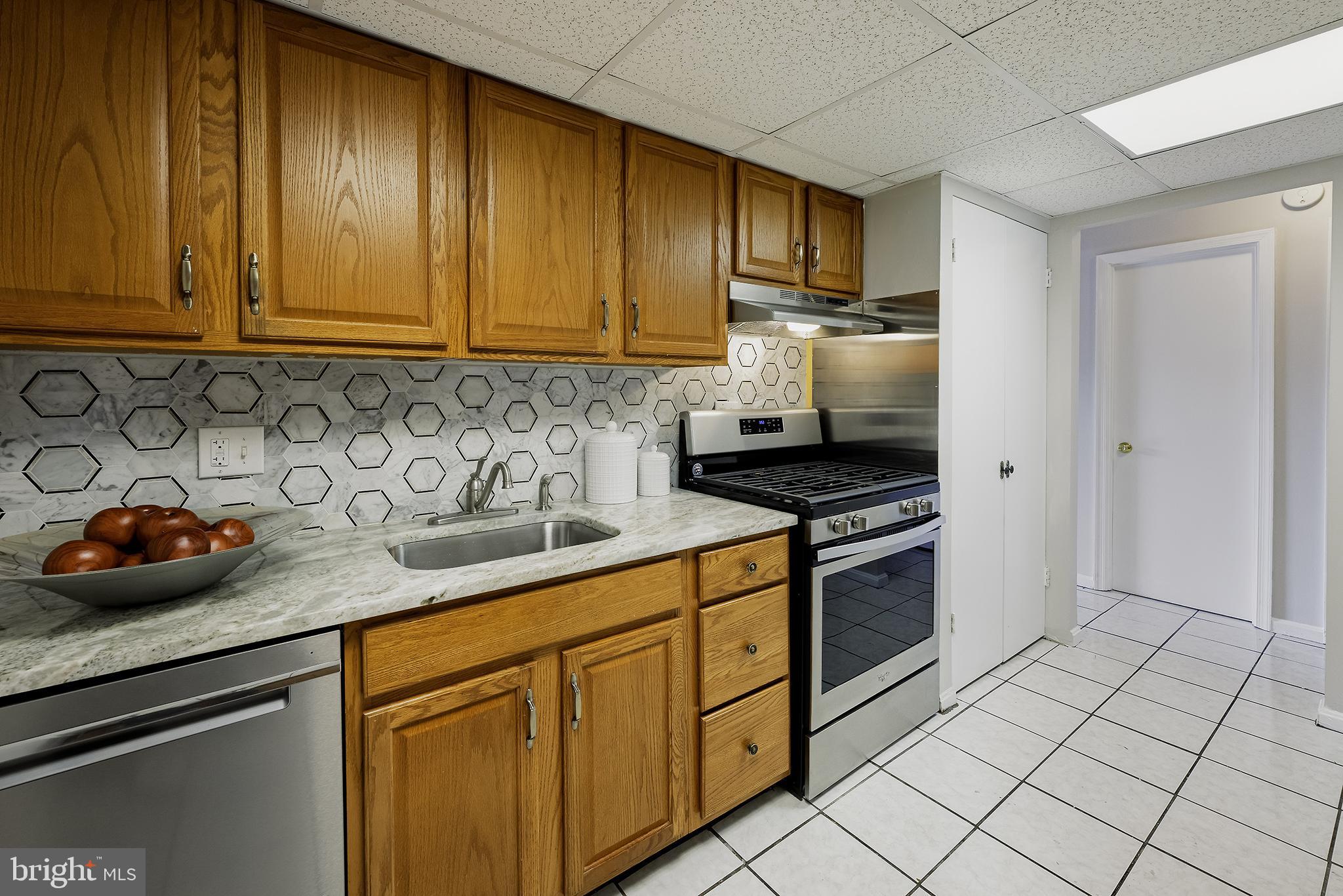CHARLESTOWNE VILLAGE - Residential