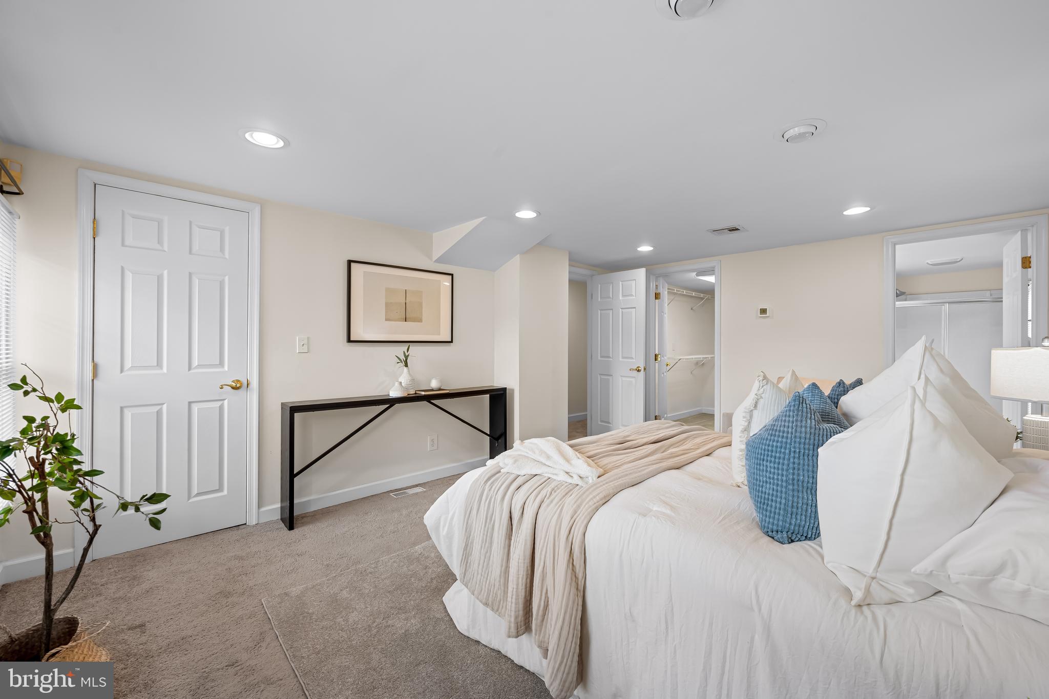 LAKE FALLS - Residential