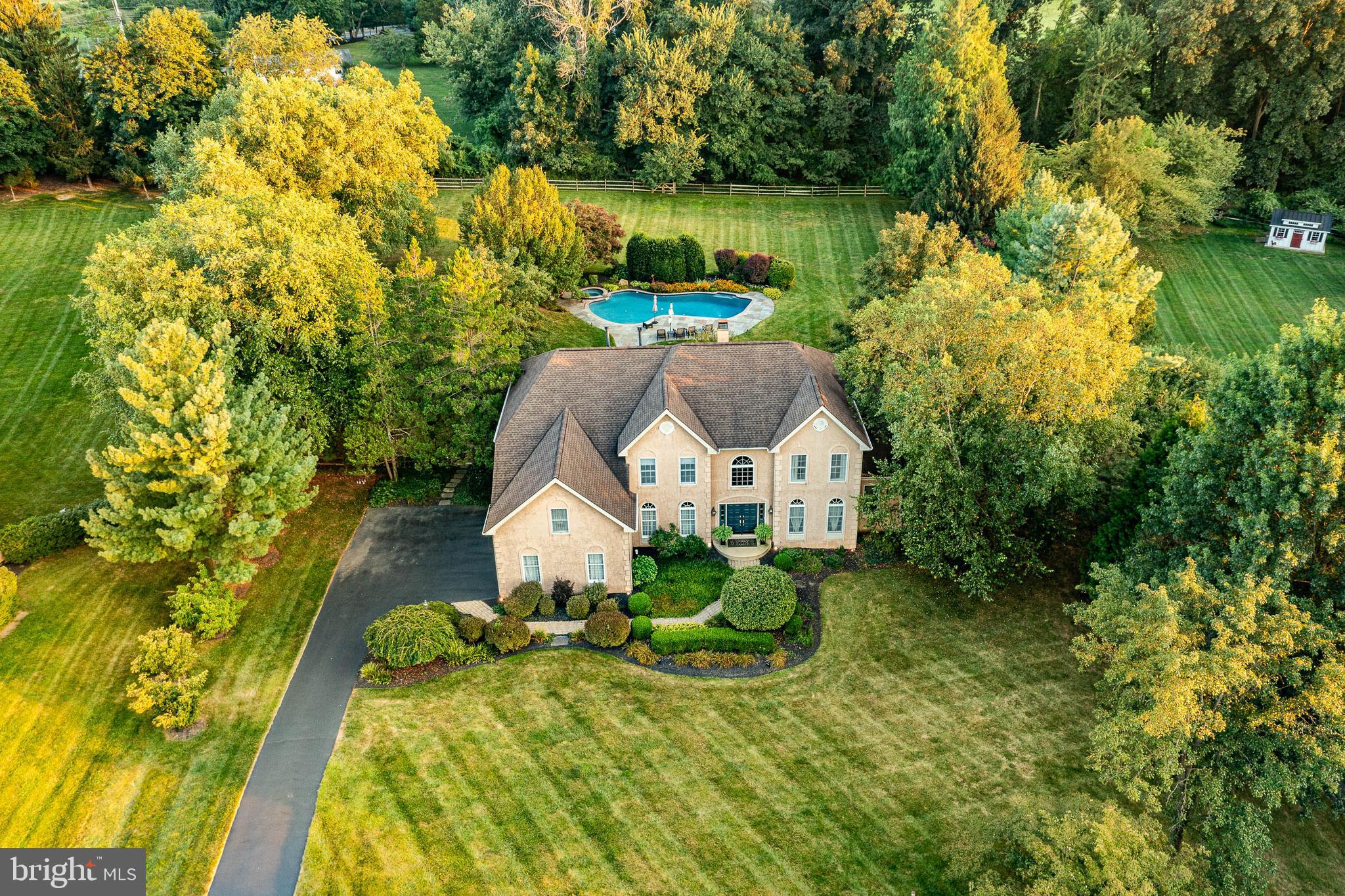 LAKERIDGE - Residential