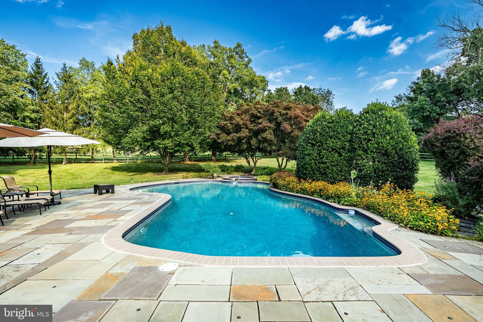 LAKERIDGE - Residential