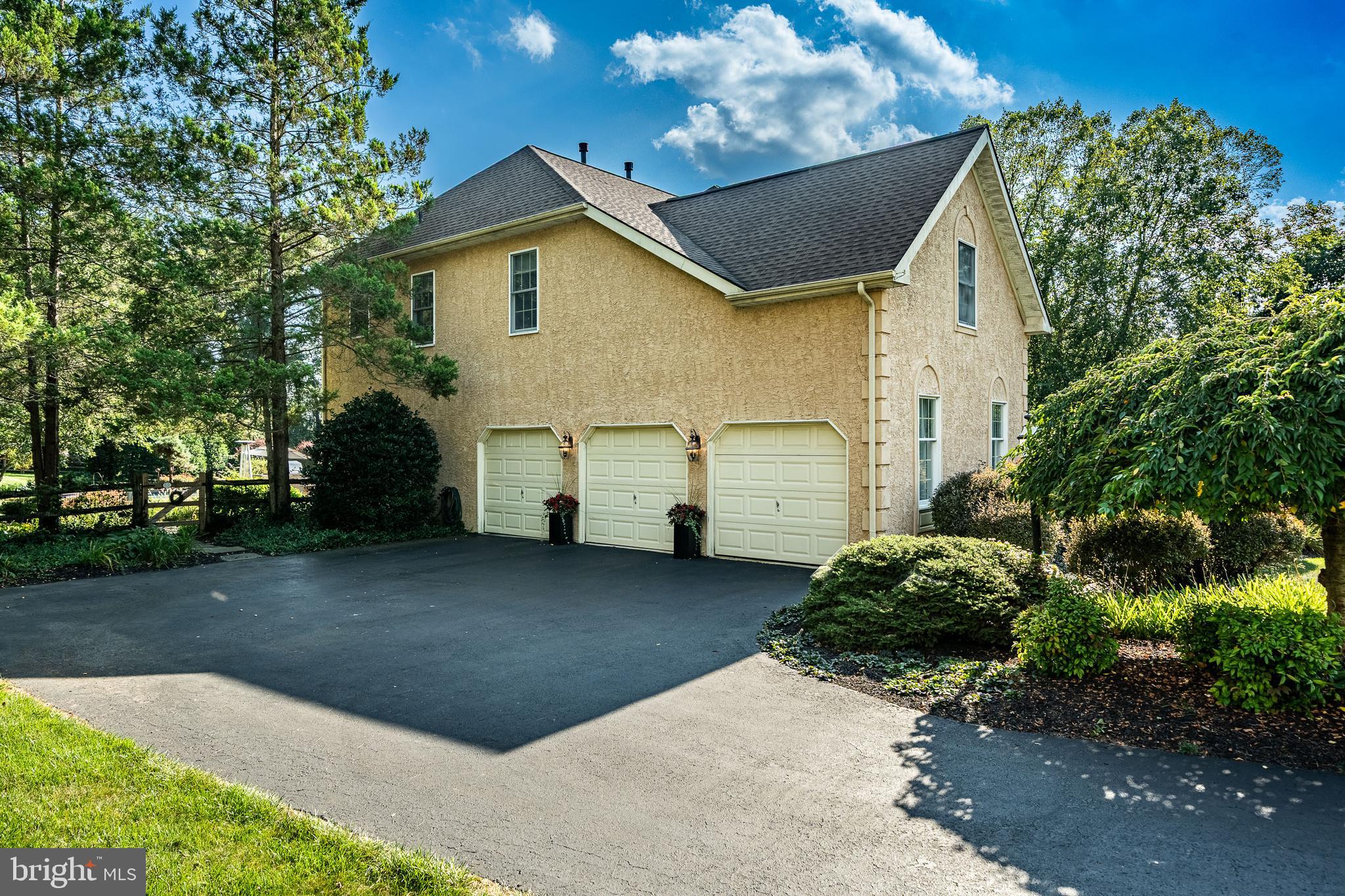 LAKERIDGE - Residential
