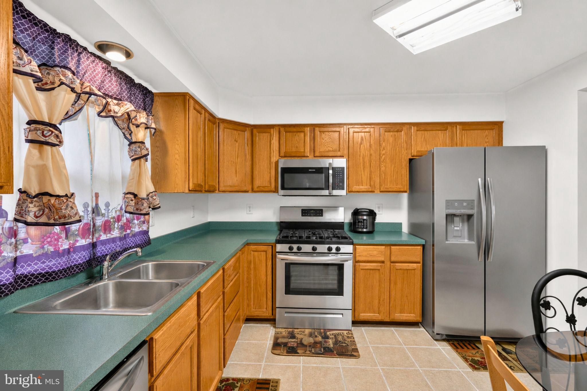 SUMMIT CREEK - Residential