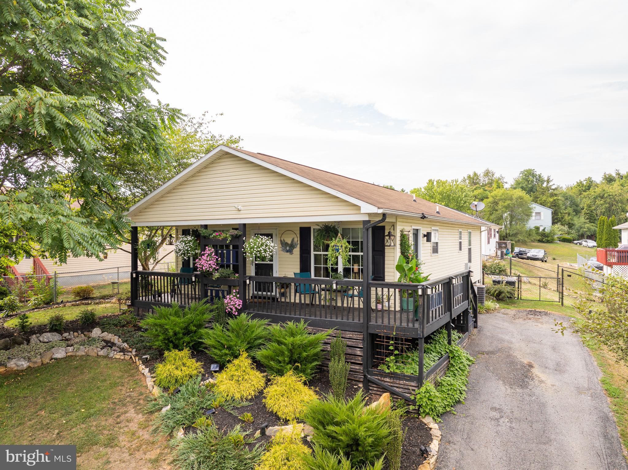 PATRICK HENRY ESTATES - Residential