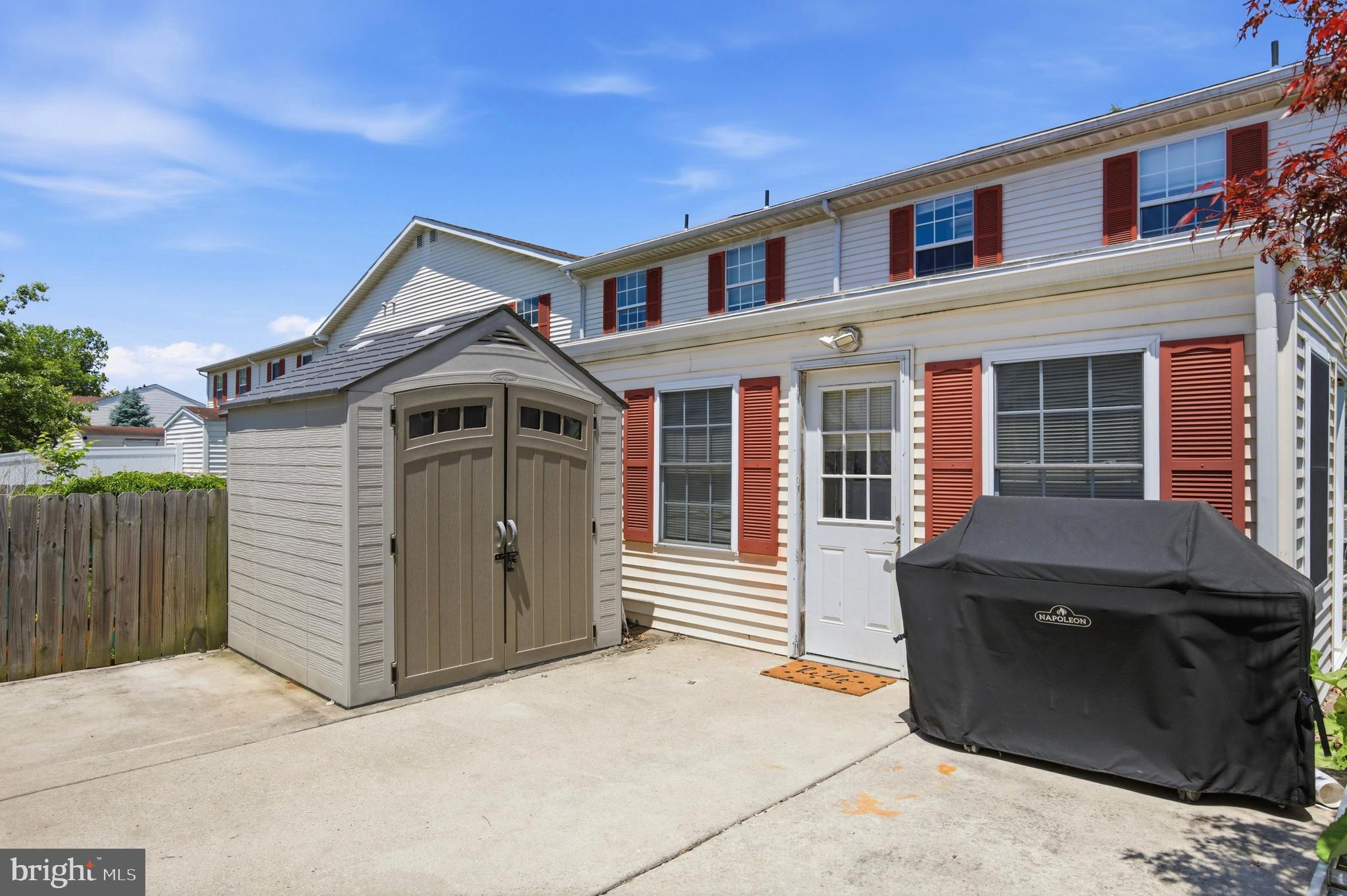 QUAKER GREEN - Residential
