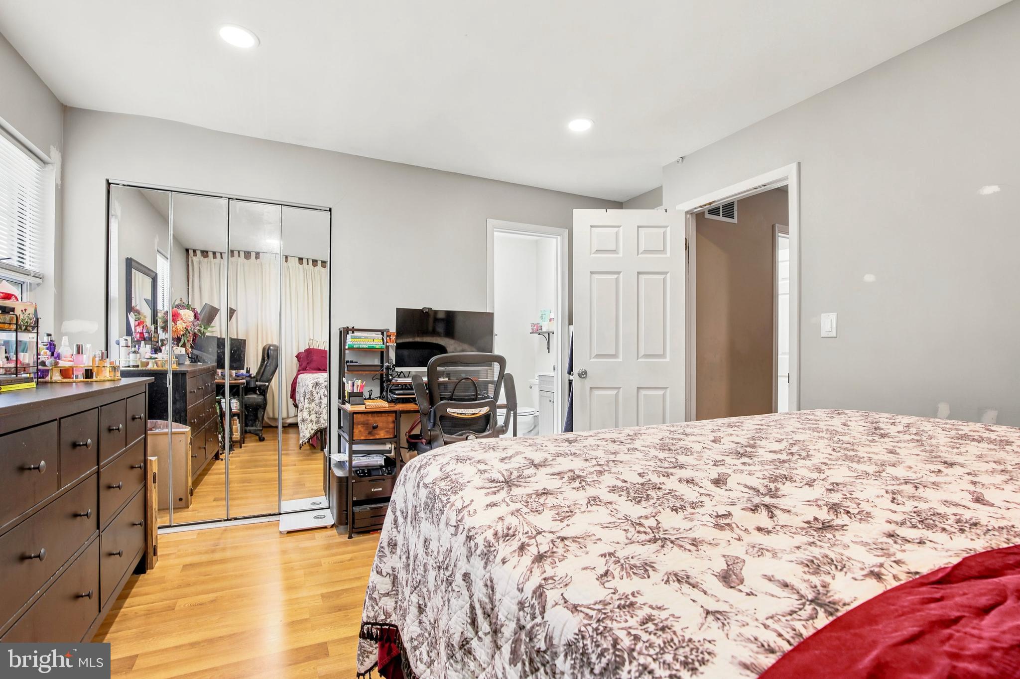QUAKER GREEN - Residential
