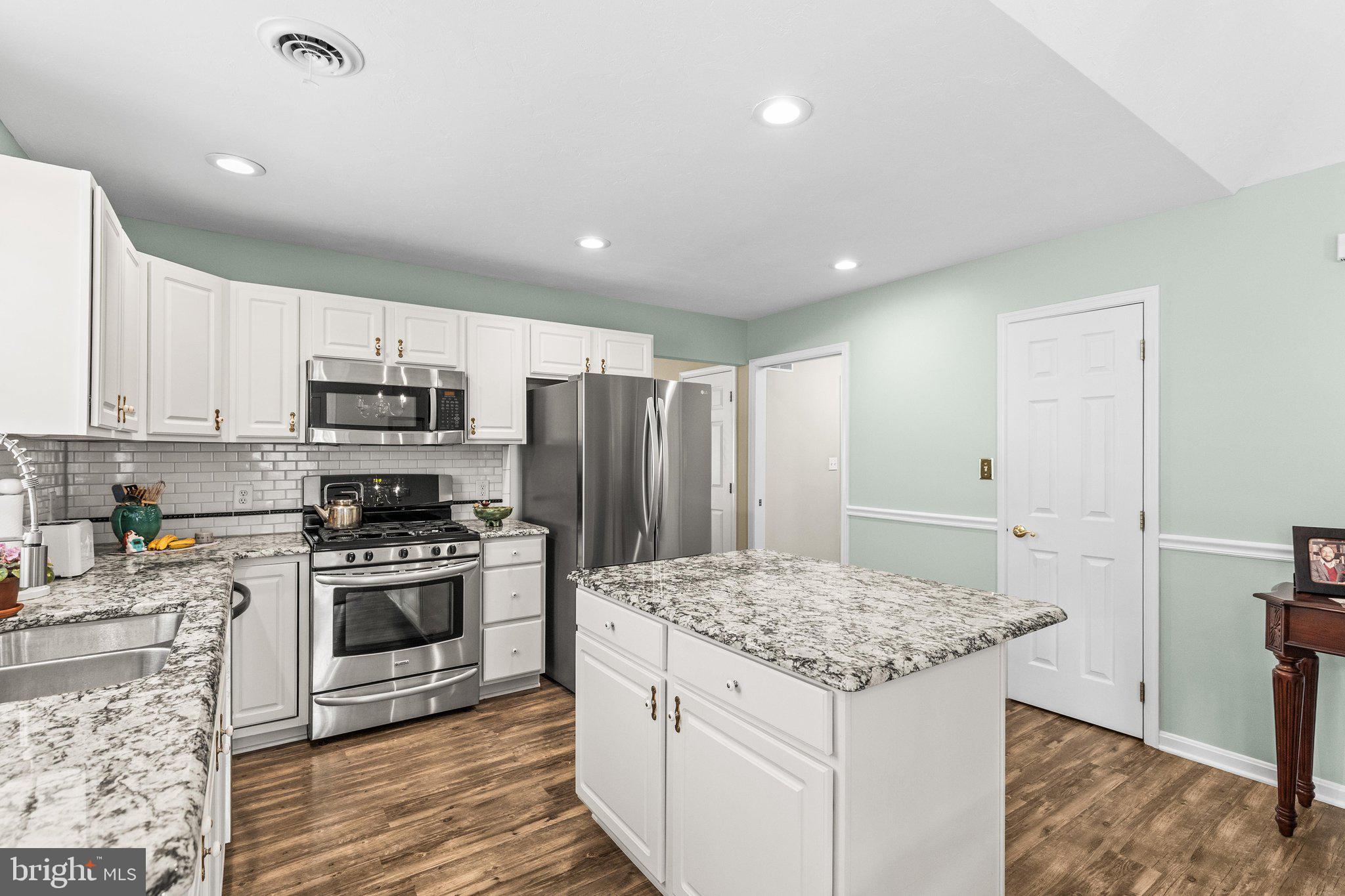 NORTH POINTE - Residential