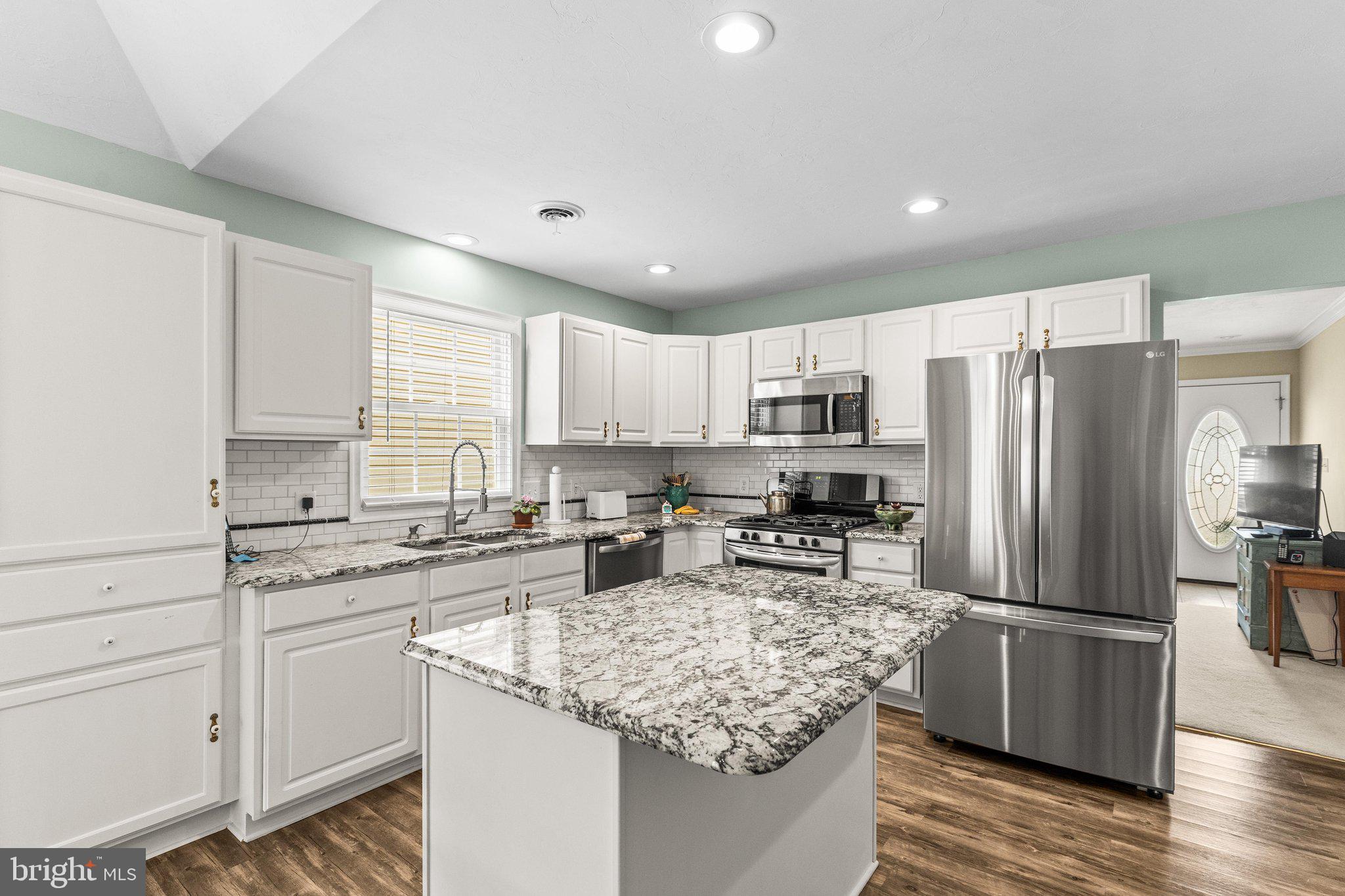 NORTH POINTE - Residential