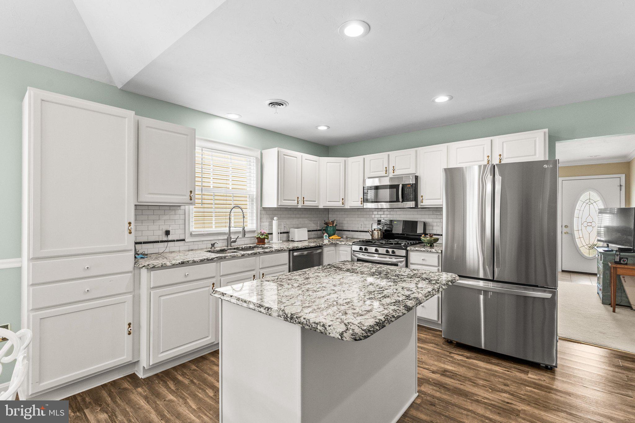 NORTH POINTE - Residential