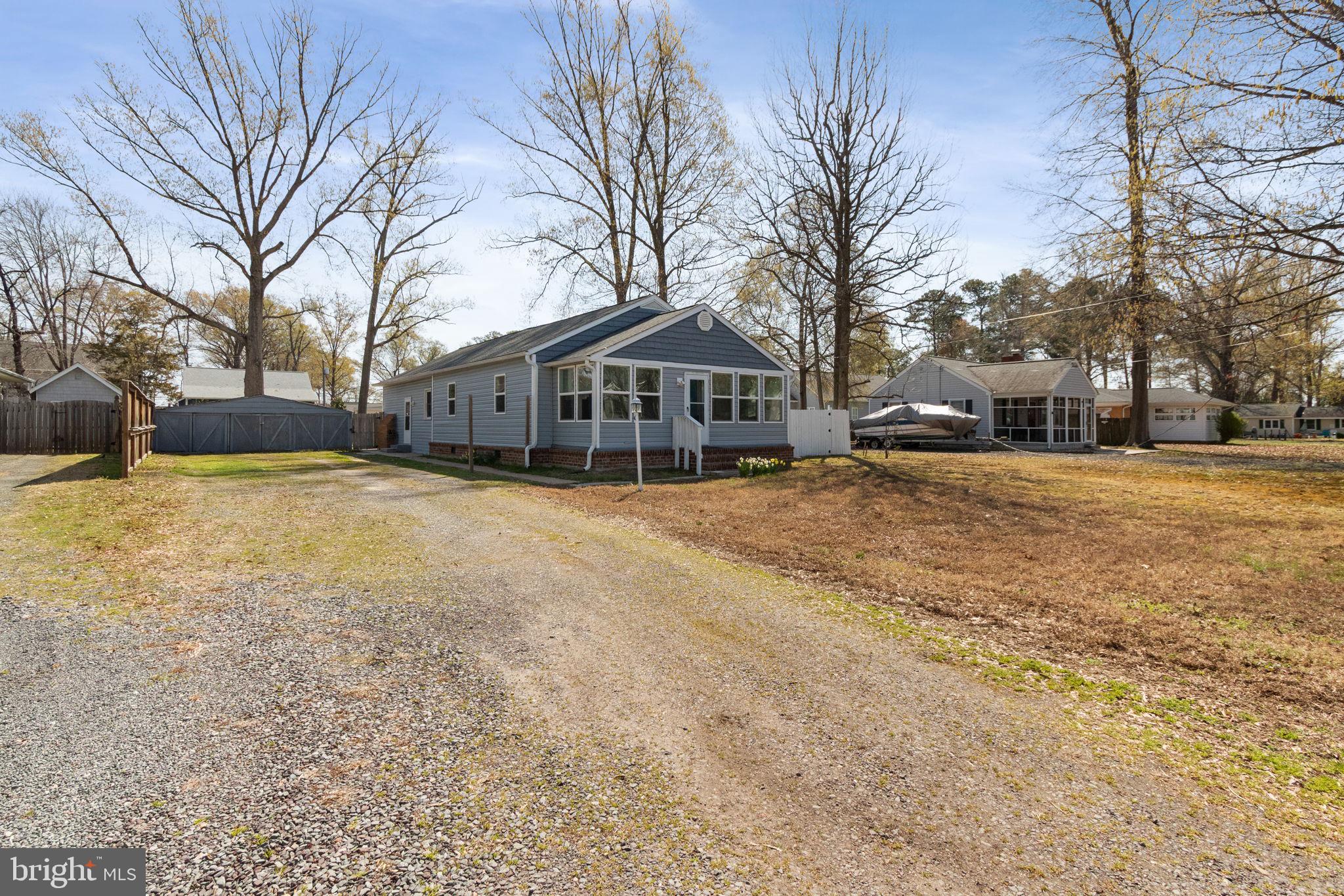 COLONIAL BEACH - Residential