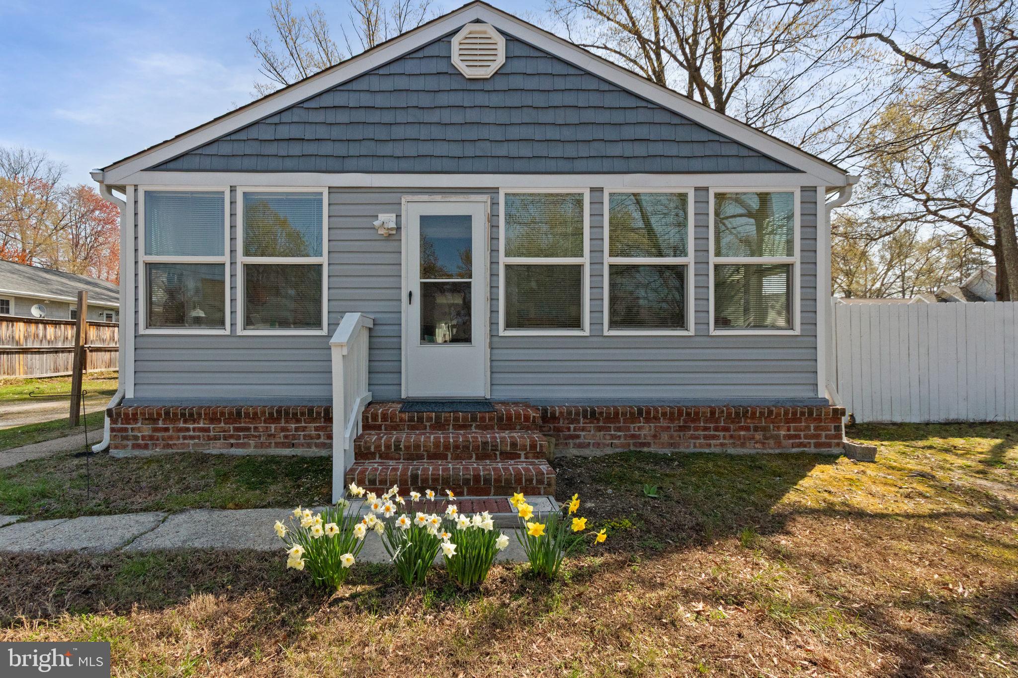COLONIAL BEACH - Residential